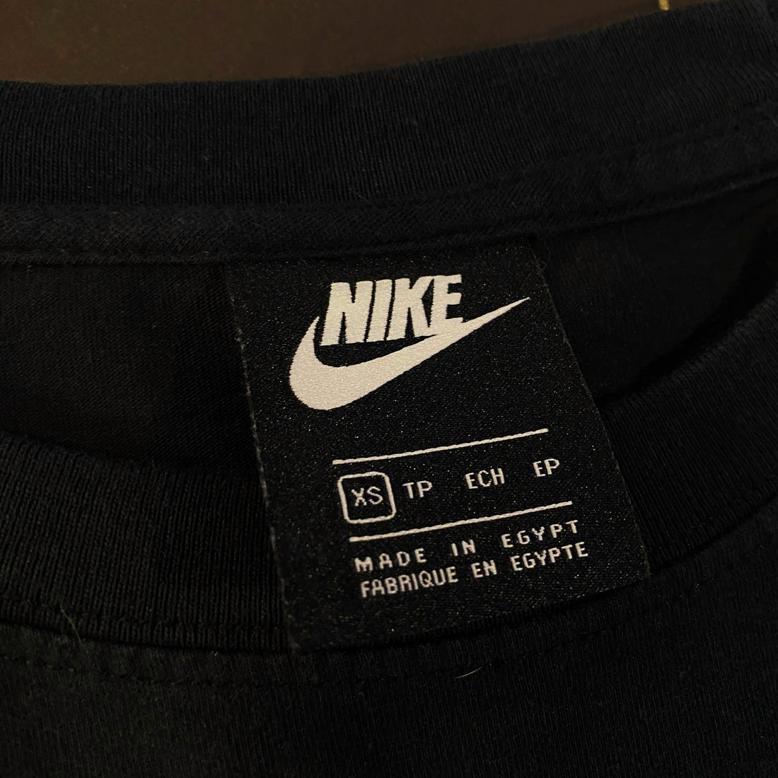 Camiseta Manga Larga Nike Swoosh Central Negra
