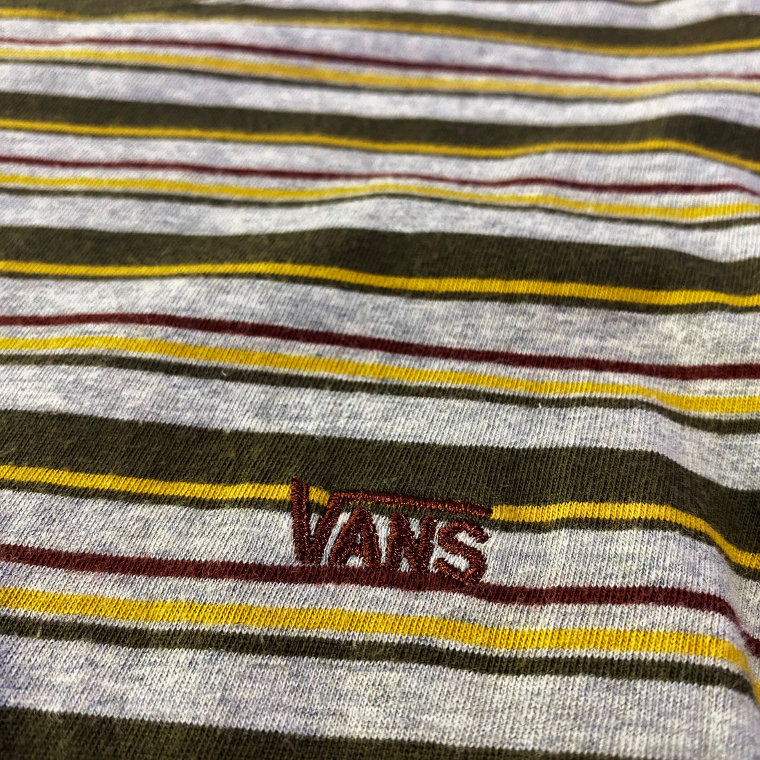 Camiseta Manga Larga Vans a Rayas Logo Bordado Gris