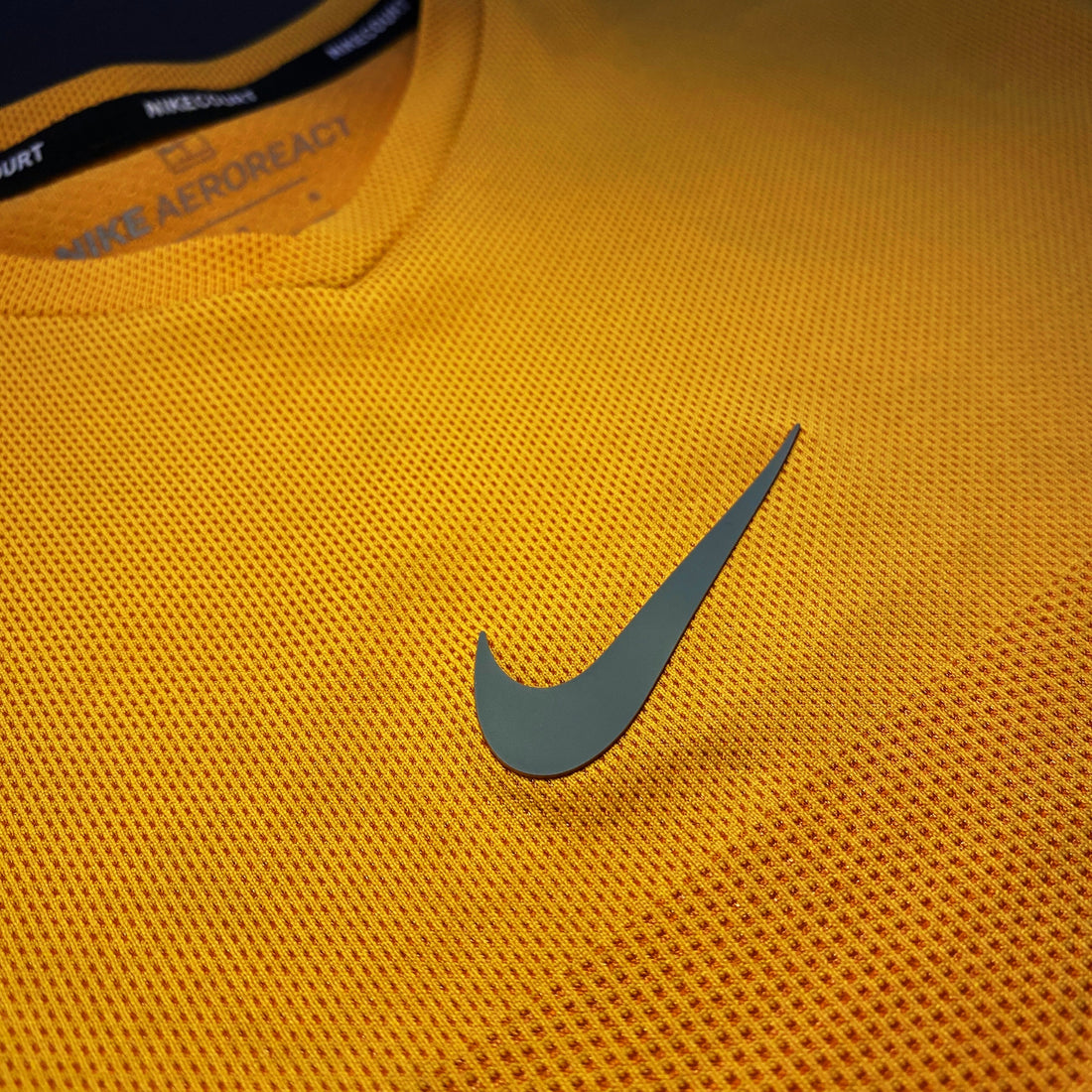 Camiseta Tenis NikeCourt Rafa Nadal AeroReact Amarilla