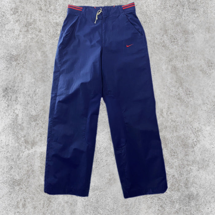 Pantalón Chándal Nike Detalle Bandas Rojas Azul Marino