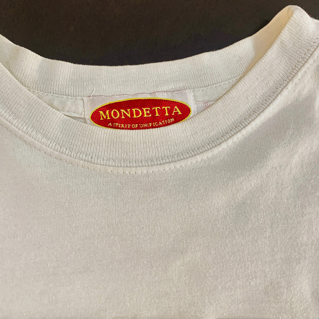 Camiseta Vintage Mondetta "Canada Everywear" Blanca