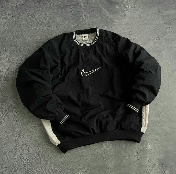 SWEATSHIRTS vintage at ERA90