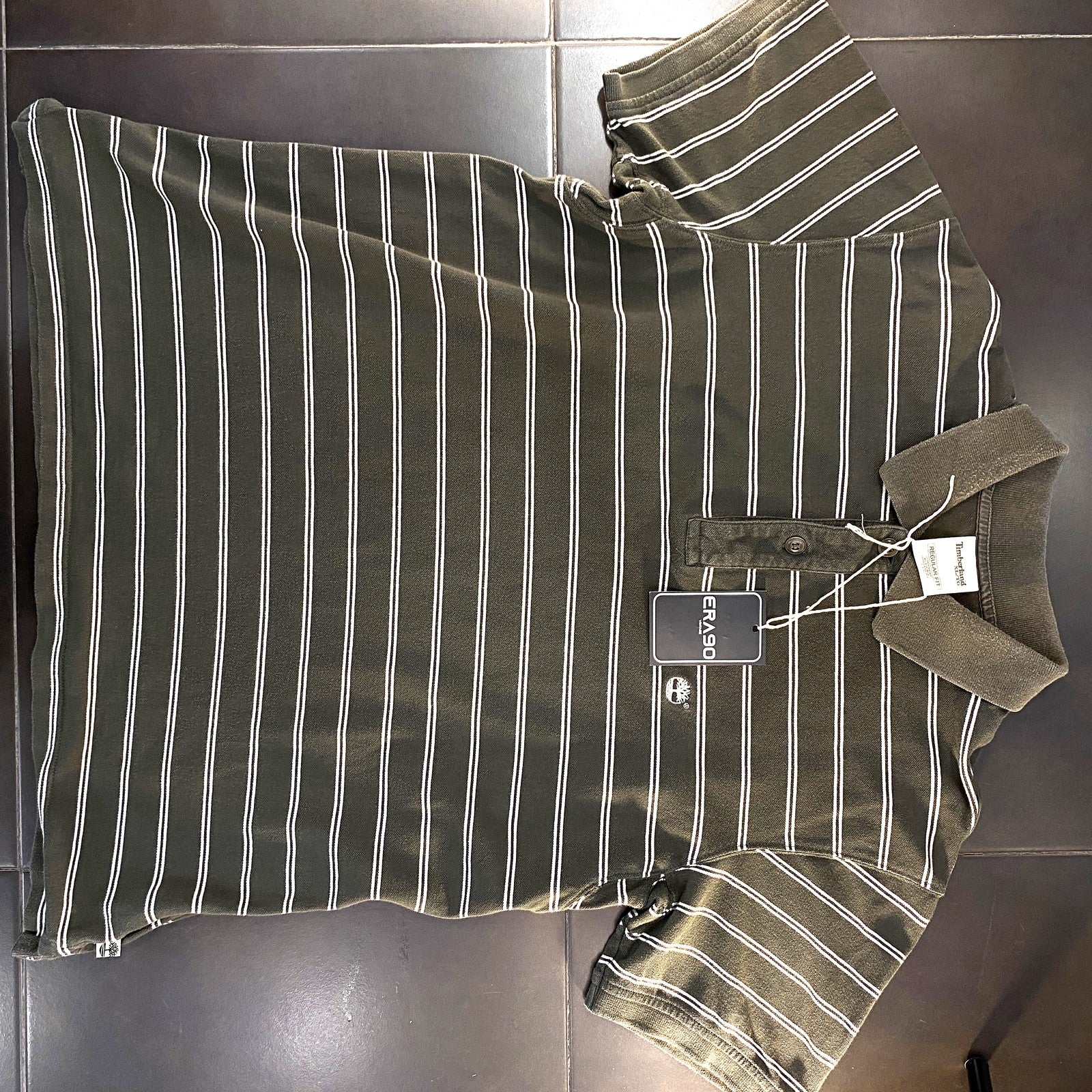 Polo Timberland gris a rayas - frontal