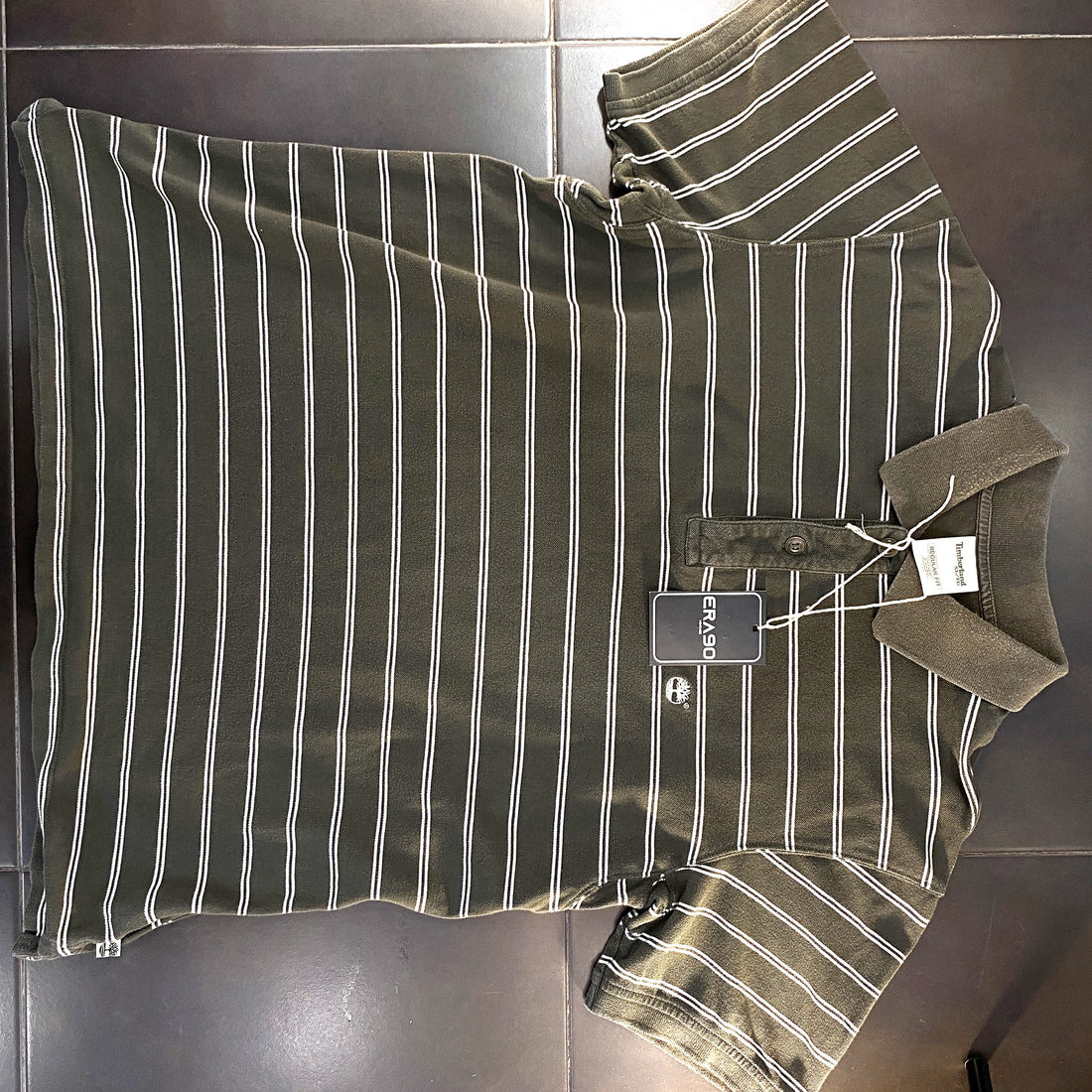 Polo Timberland gris a rayas - frontal