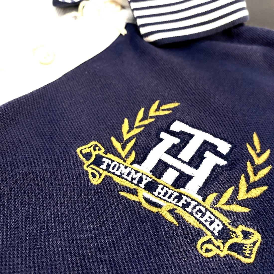 Polo Tommy Hilfiger - detalle