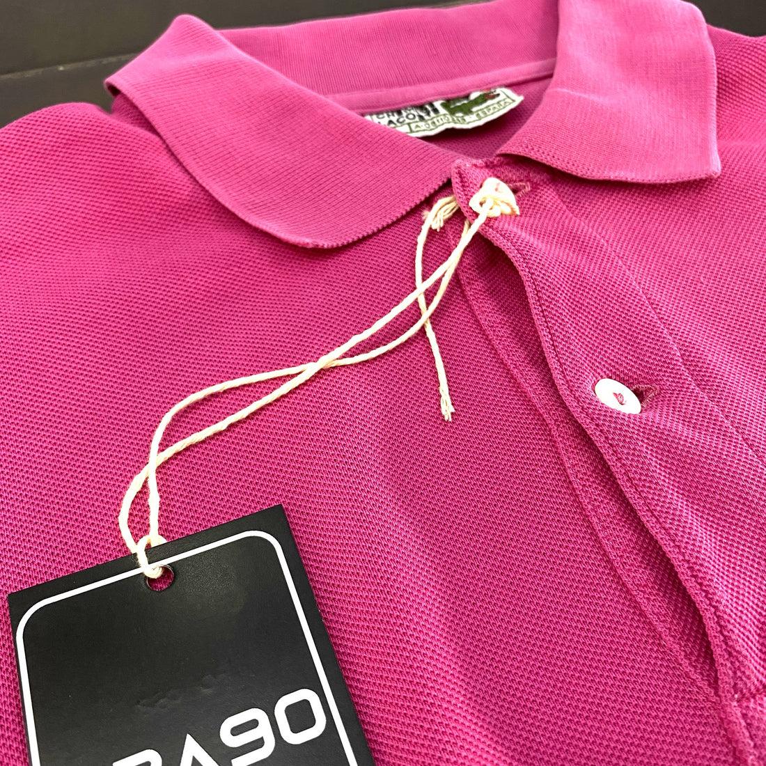 Polo Lacoste rosa - detalle