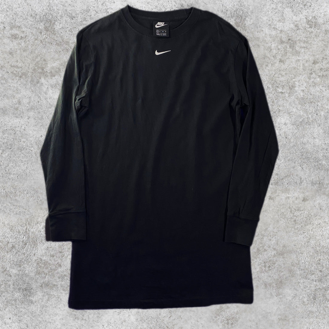 Camiseta Manga Larga Nike Swoosh Central Negra