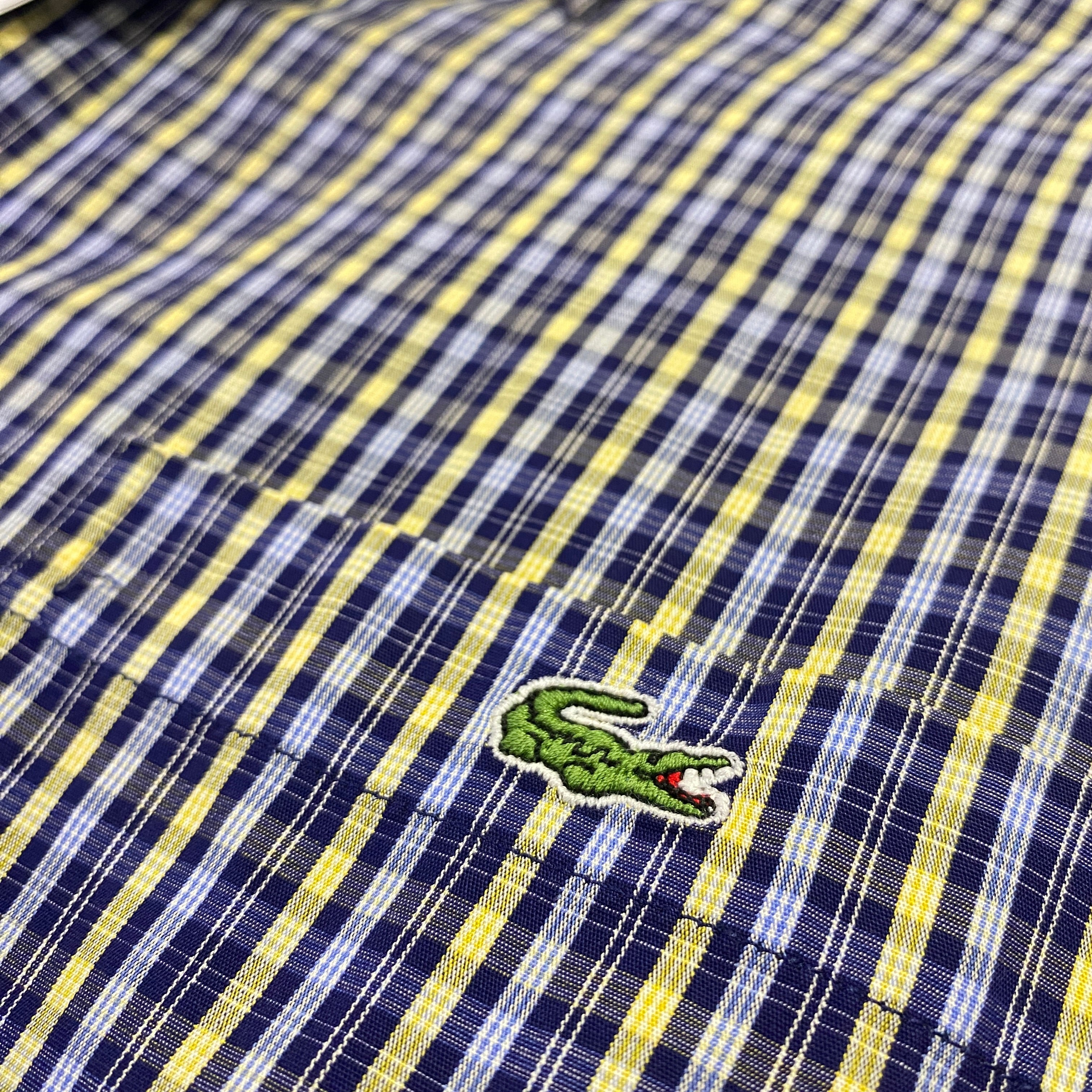 Camisa Lacoste cuadros azul y amarillo - detalle