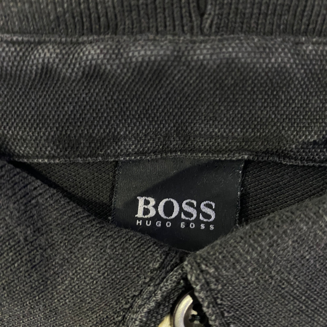 Polo Hugo Boss Manga Larga Pique Logo BOSS Negro - detalle