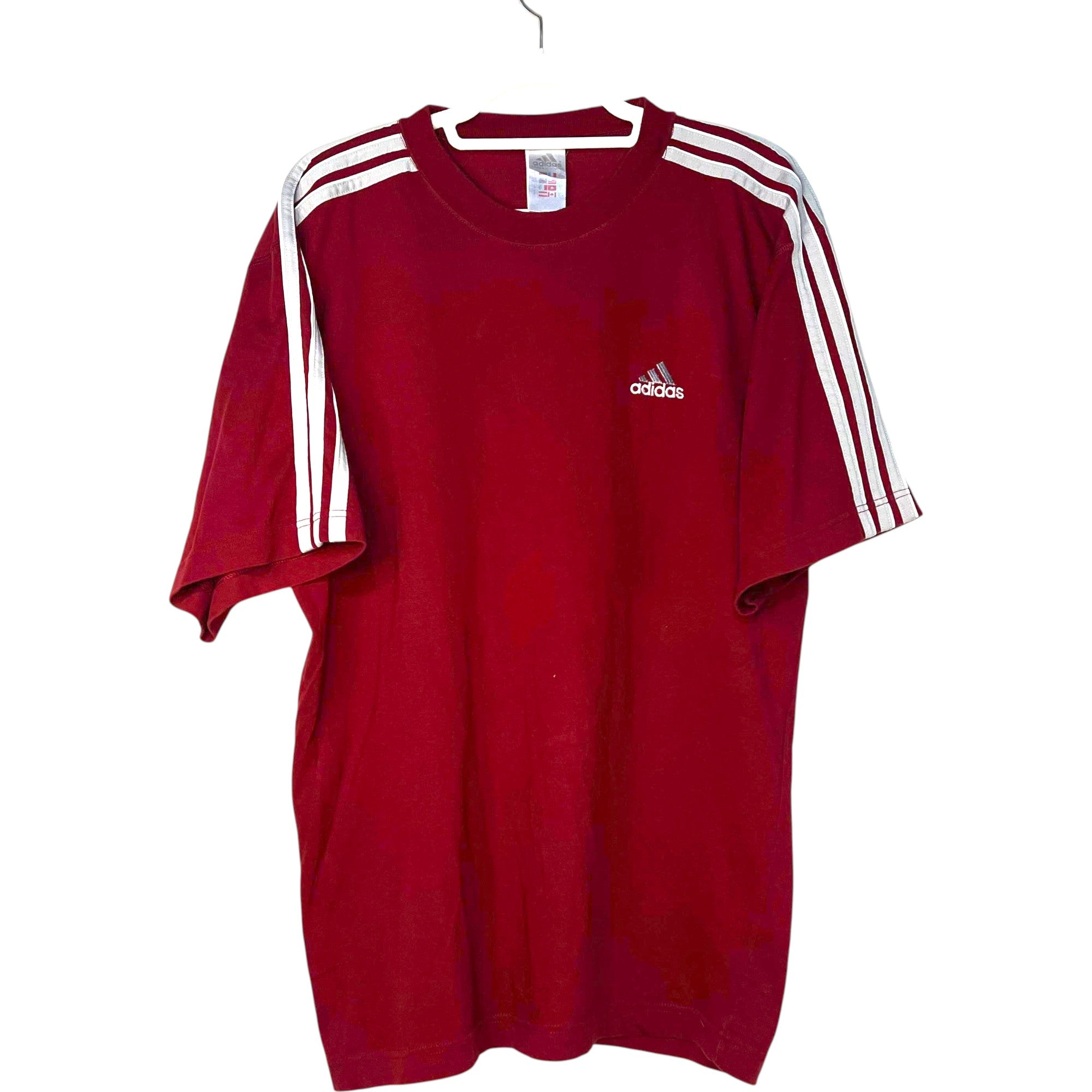 CAMISETA ADIDAS BURDEOS CON TRES RAYAS BLANCAS