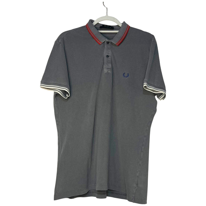 POLO FRED PERRY GRIS CON DETALLES ROJO-BLANCO