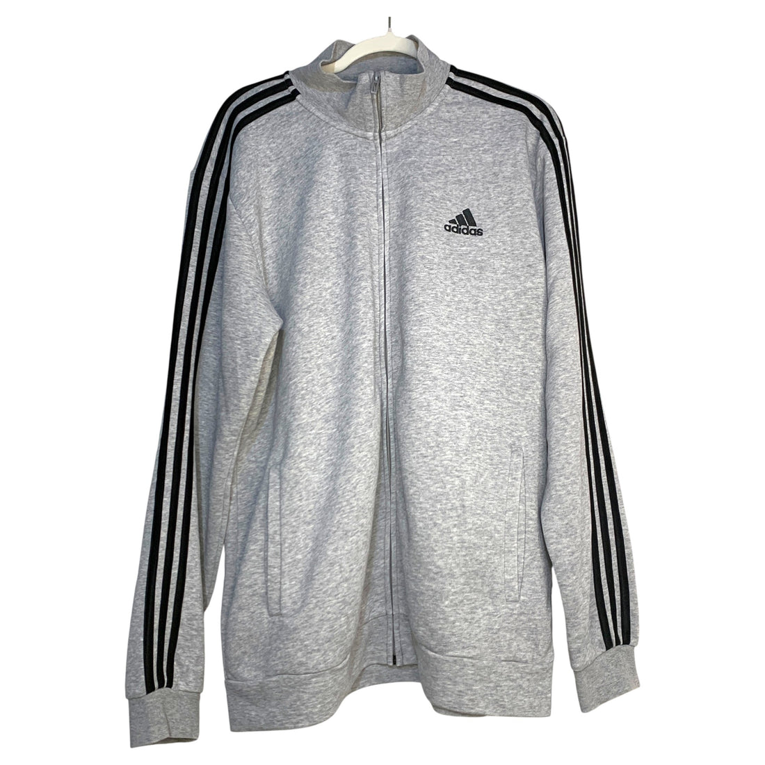 CHAQUETA ADIDAS GRIS CON TRES RAYAS NEGRAS