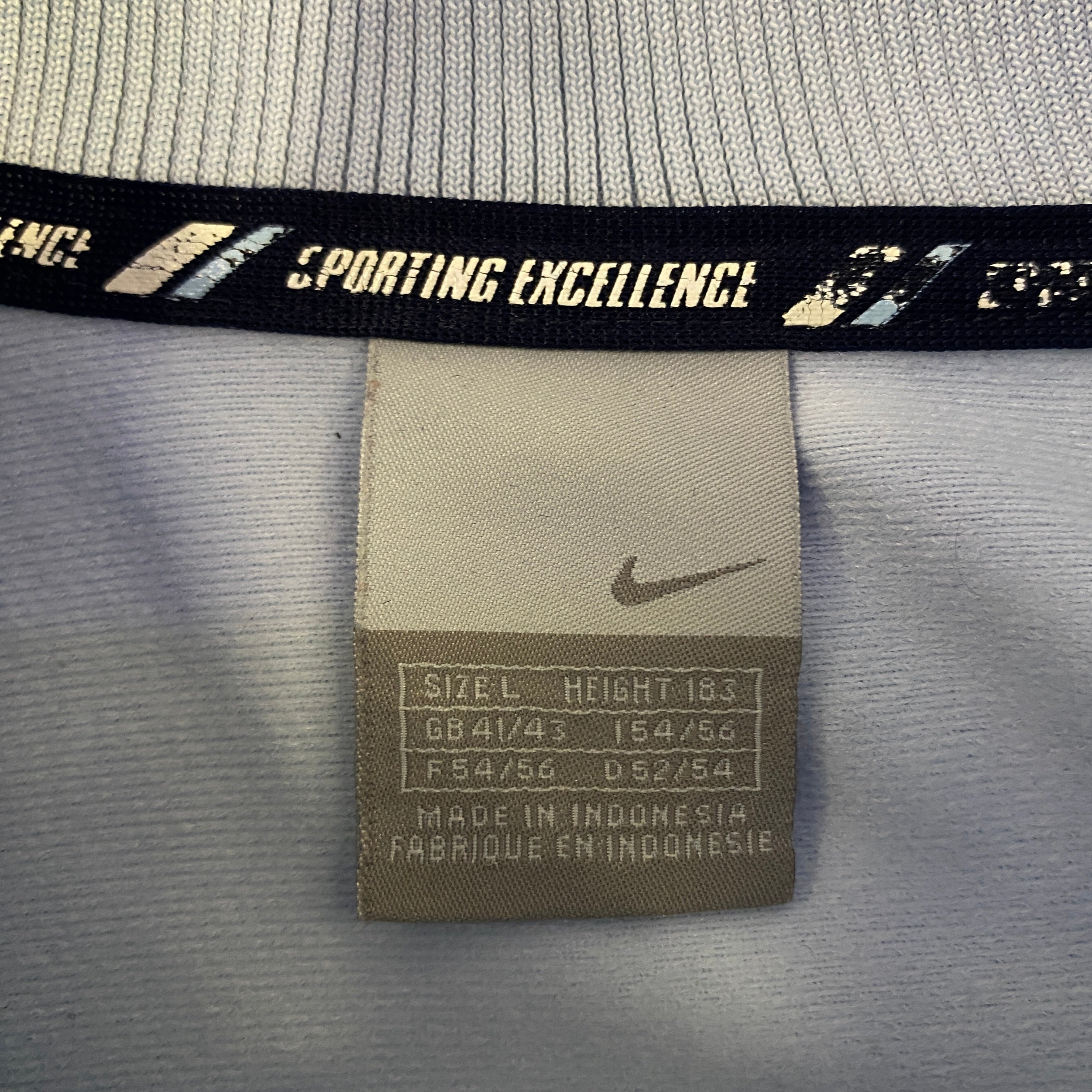 Chaqueta Nike detalle
