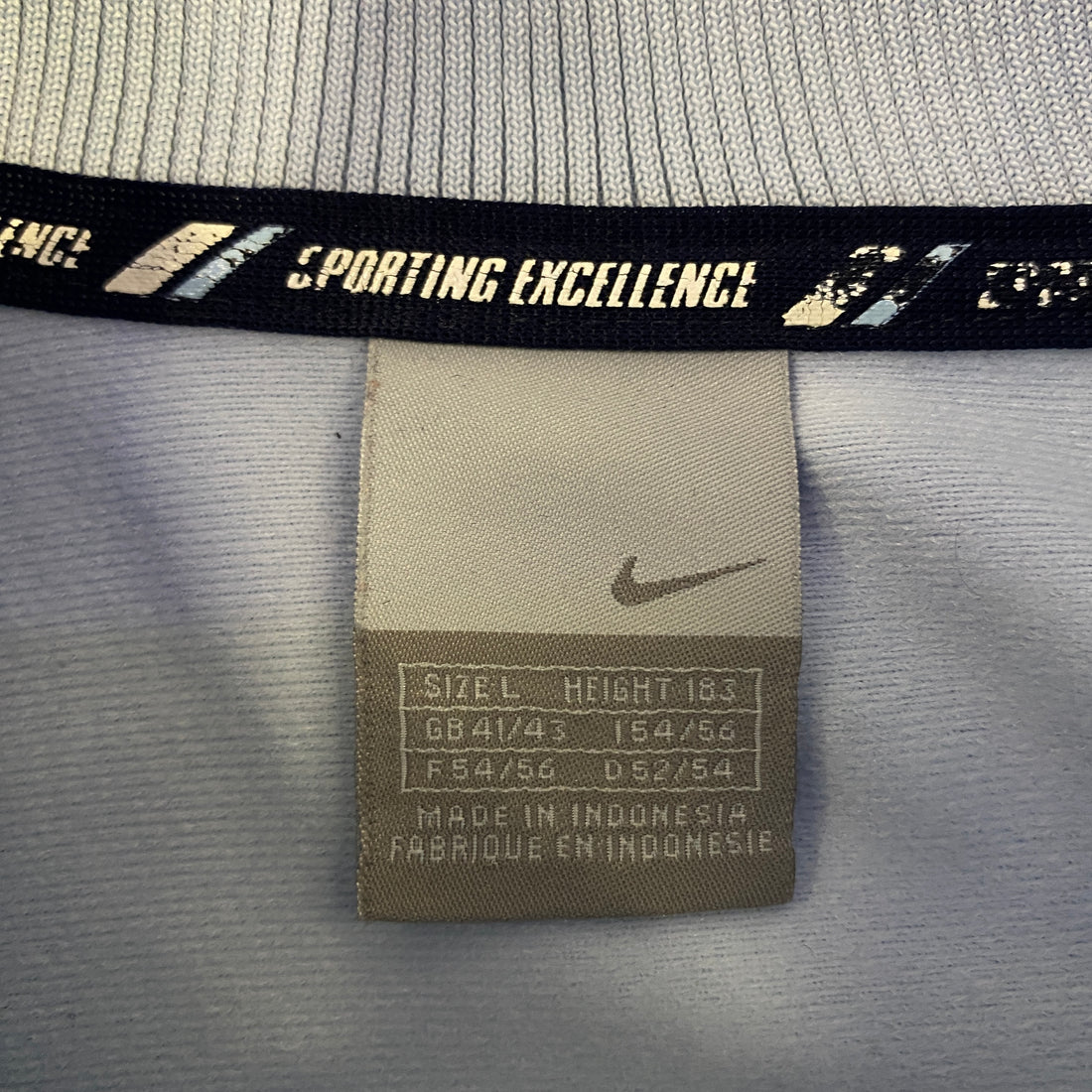 Chaqueta Nike detalle