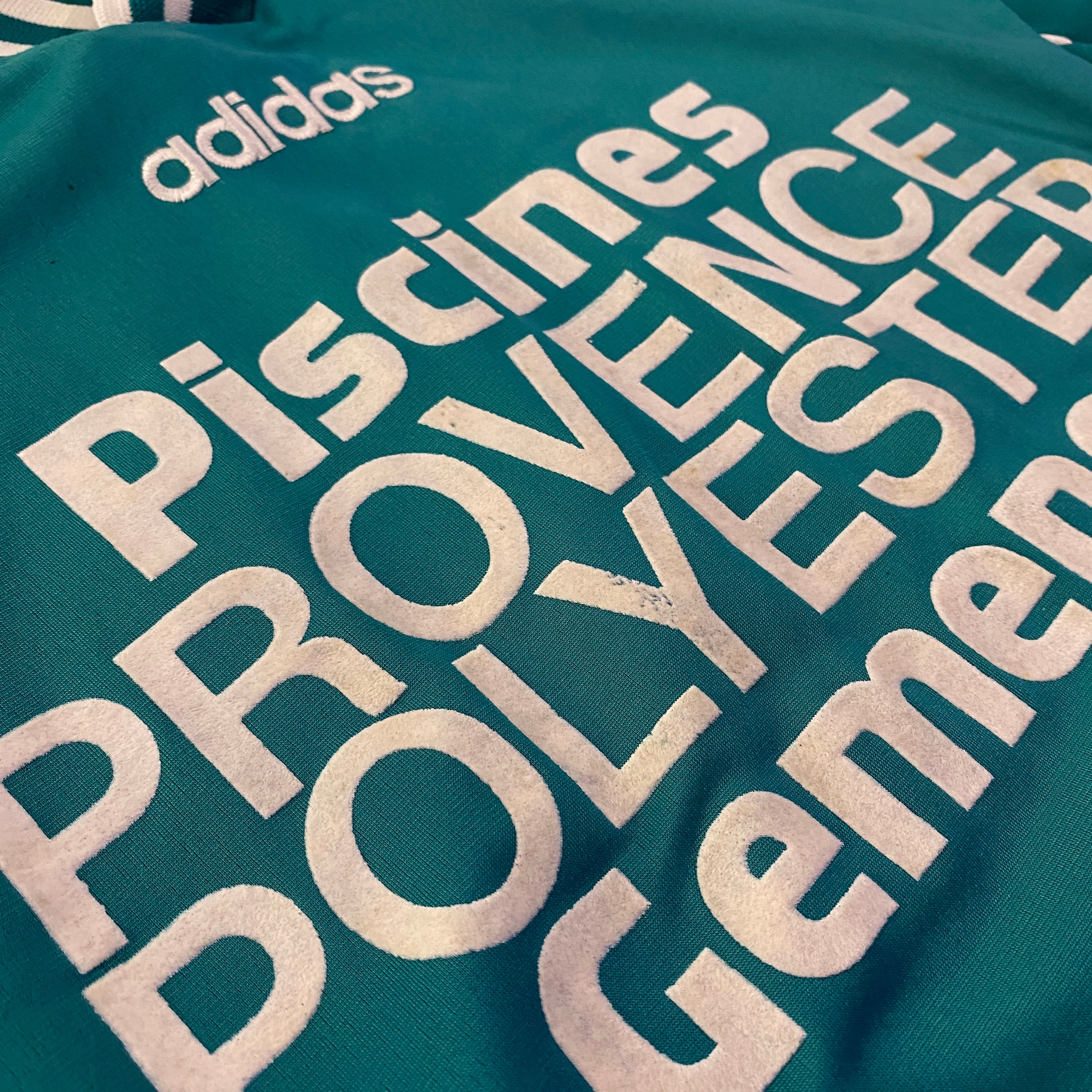 Camiseta adidas fútbol detalle