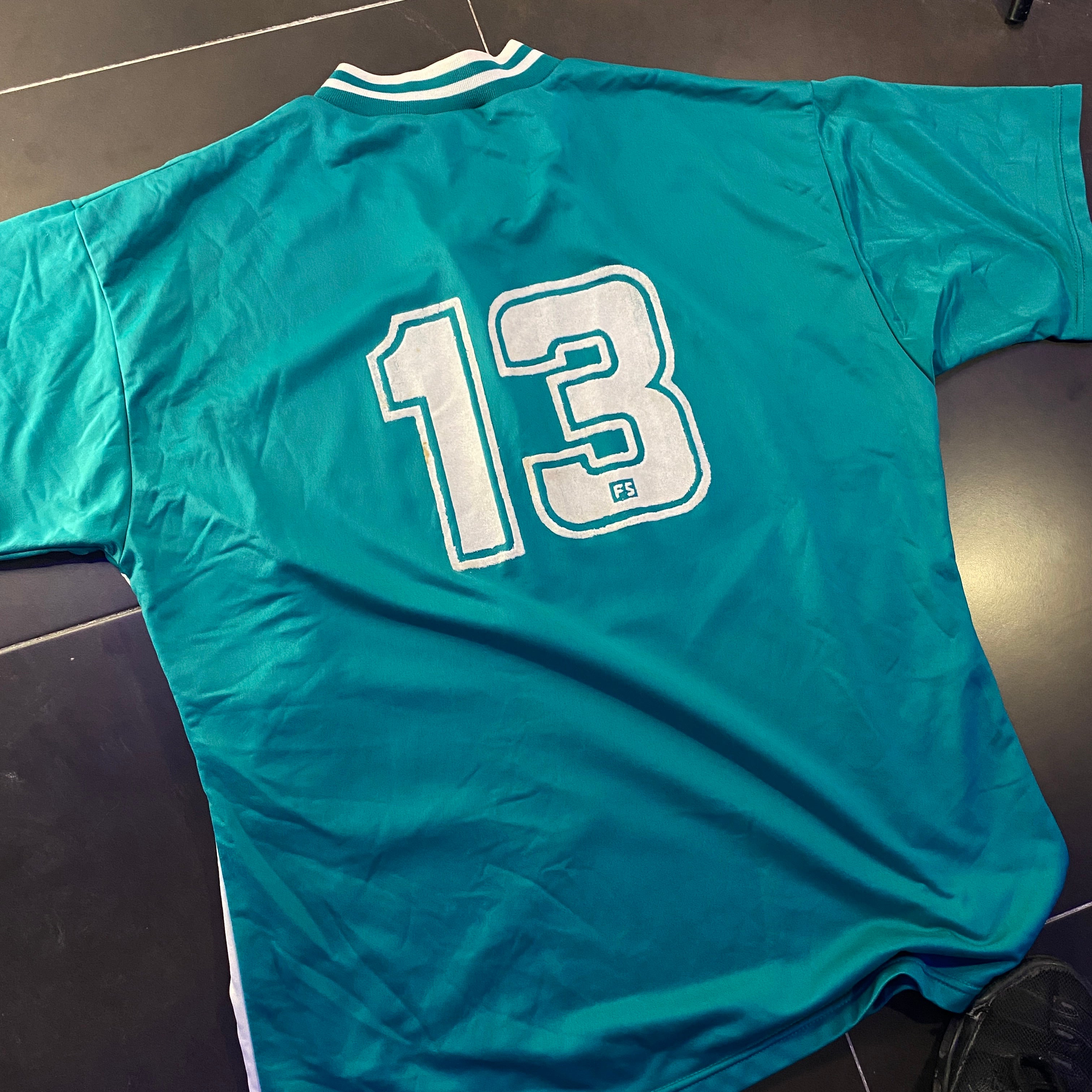 Camiseta adidas fútbol trasera