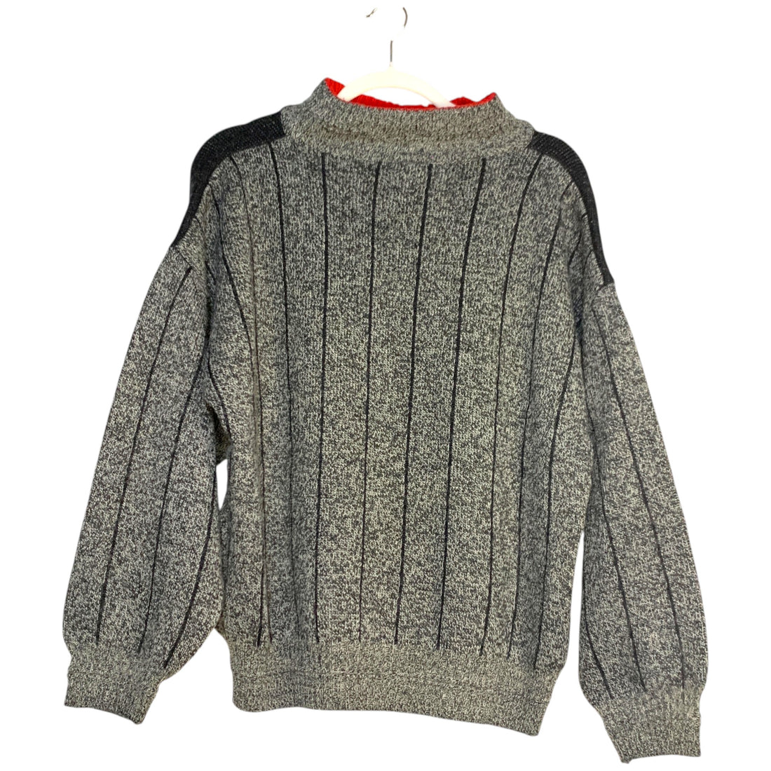 JERSEY OVERSIZE MANDI GRIS CON NEGRO Y ROJO