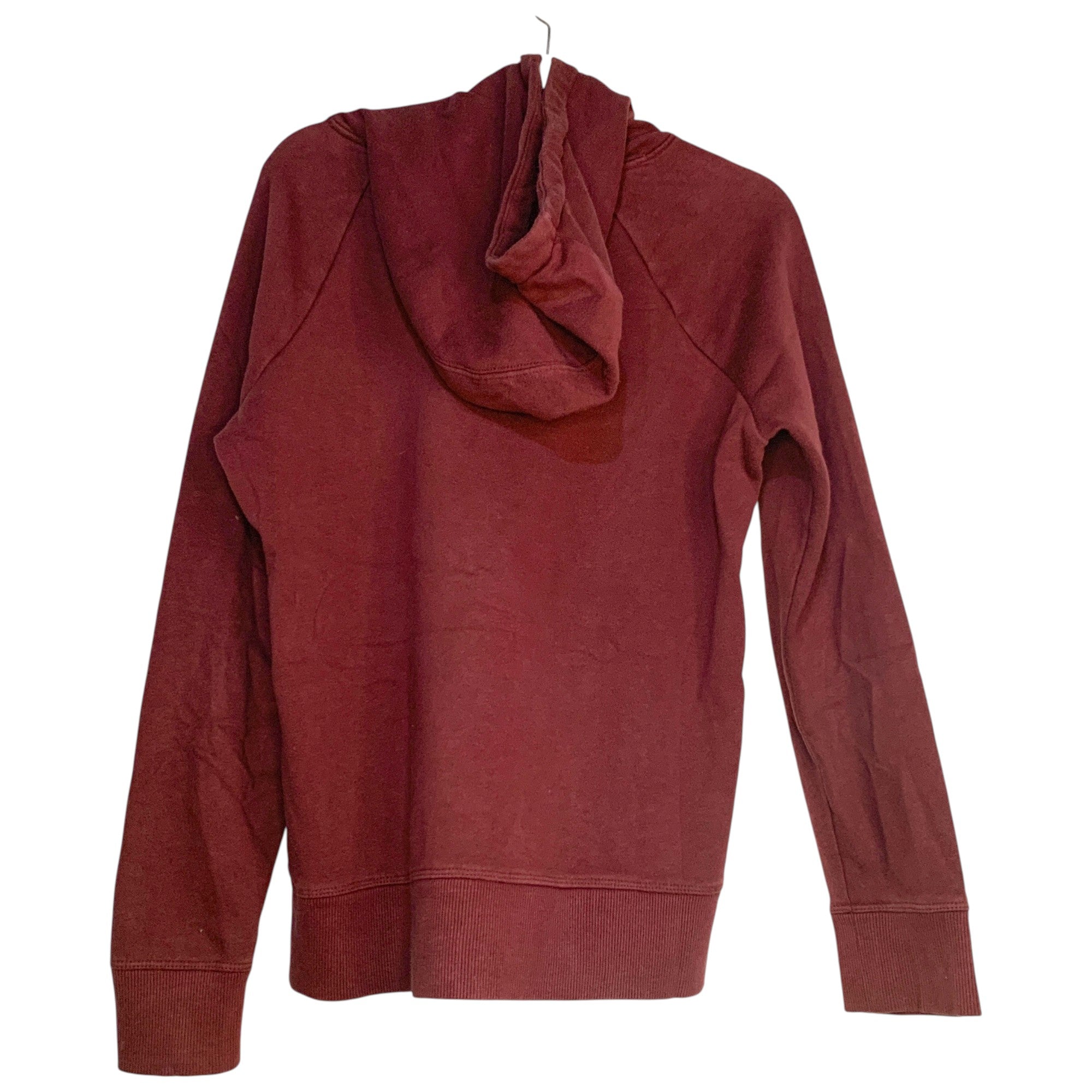 SUDADERA UNDER ARMOUR COLOR VINO