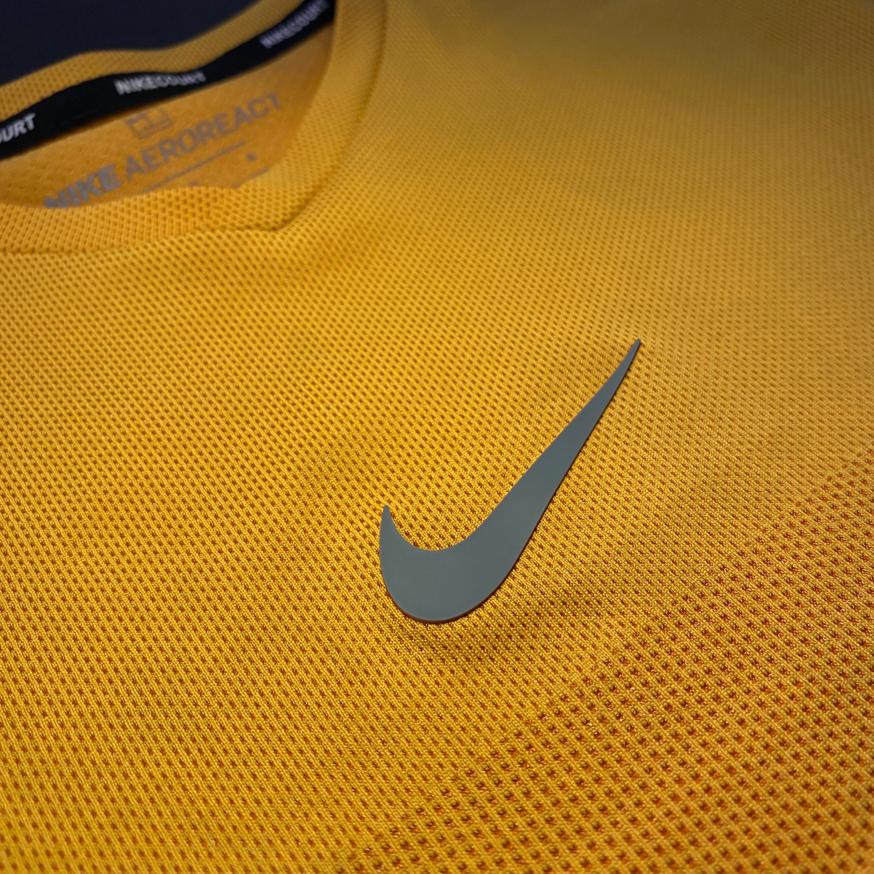 Camiseta Tenis NikeCourt Rafa Nadal AeroReact Amarilla