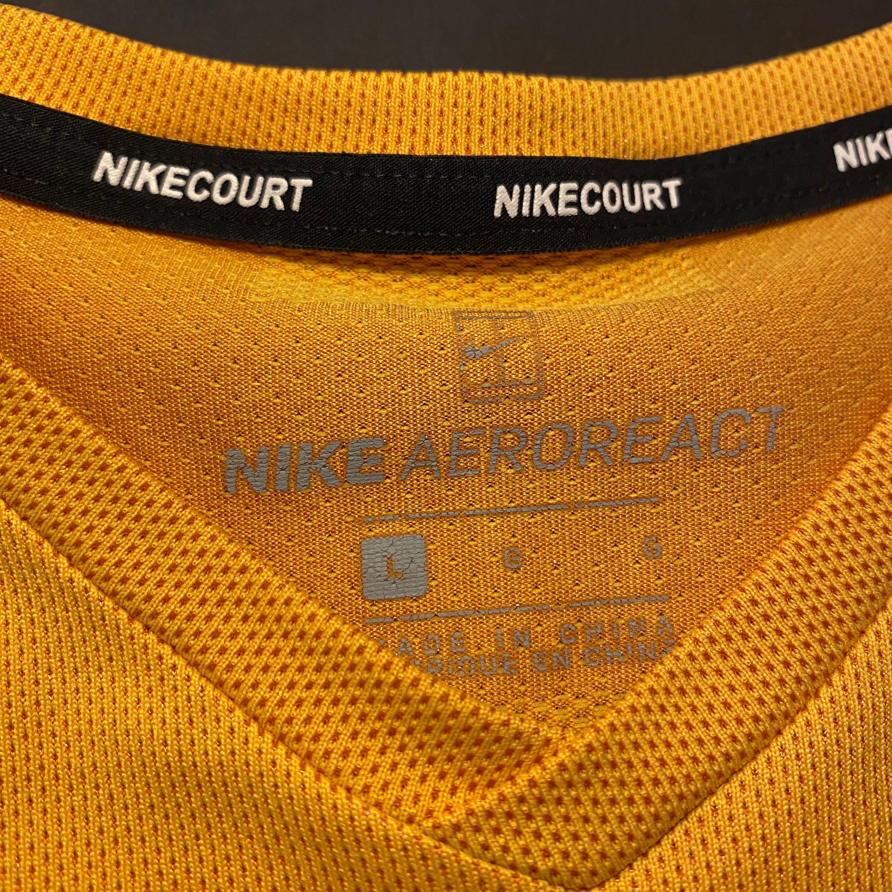Camiseta Tenis NikeCourt Rafa Nadal AeroReact Amarilla