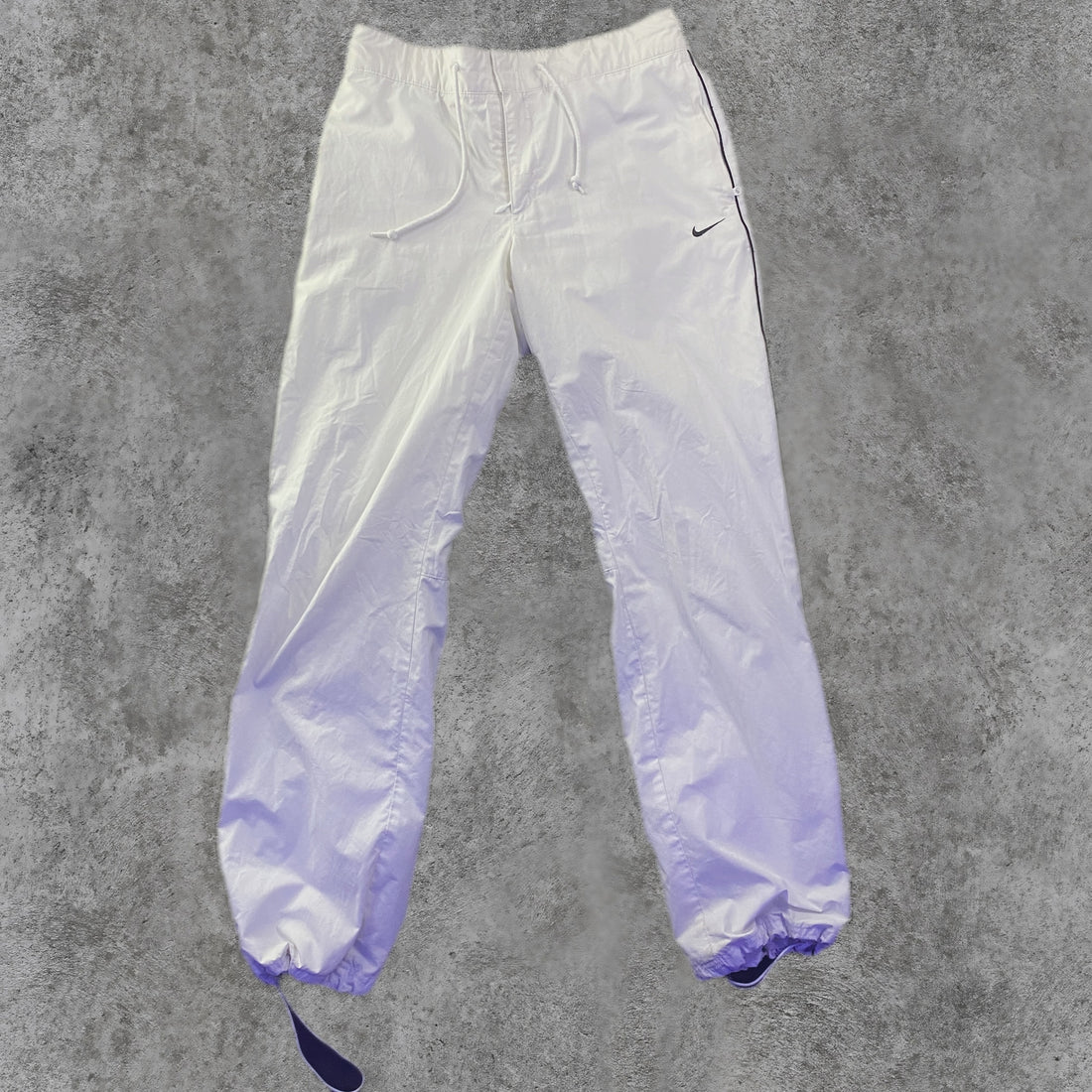Pantalón Nike chándal vintage blanco frontal