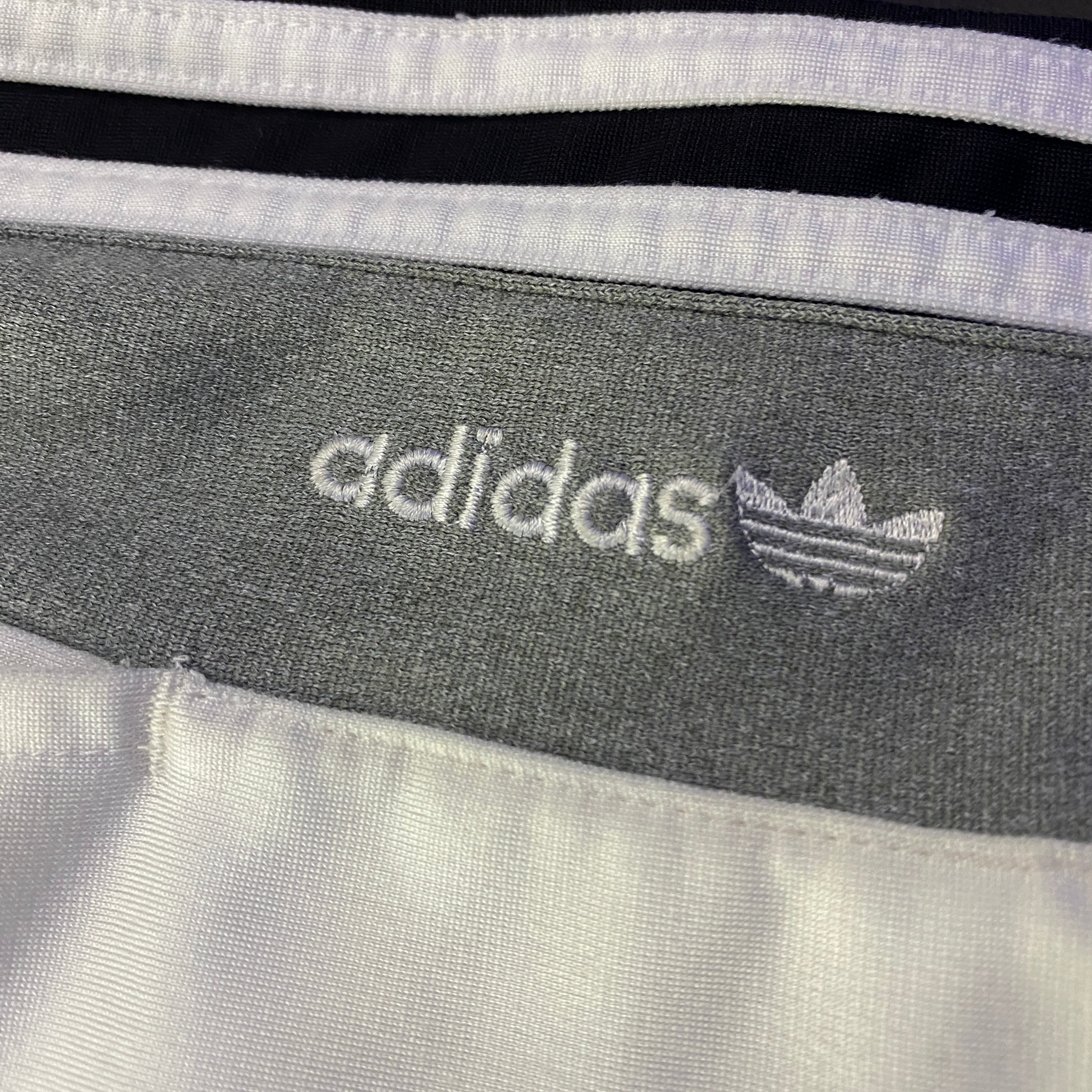 Pantalón adidas Originals Vintage Poppers Tres Bandas Blanco y Gris