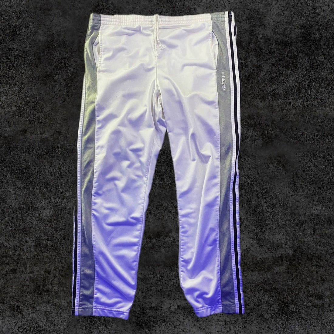 Pantalón adidas Originals Vintage Poppers Tres Bandas Blanco y Gris