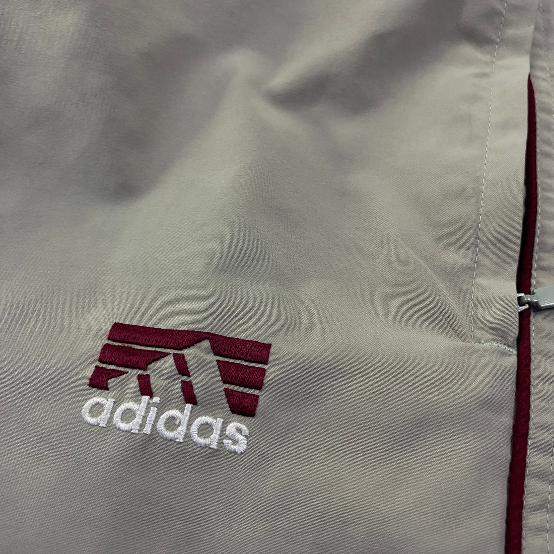 Pantalón adidas Vintage Cortavientos Tres Bandas Granate Gris