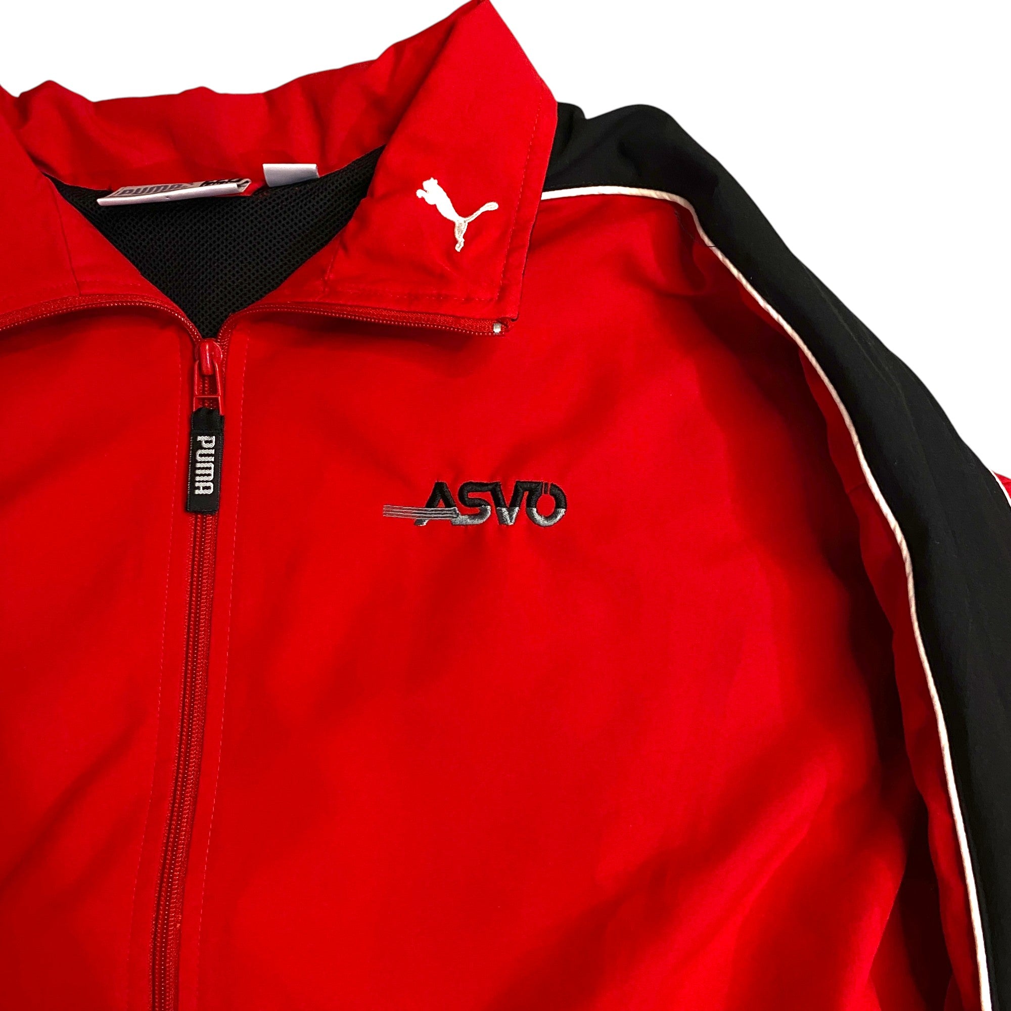 CHAQUETA PUMA ROJA CON DETALLES NEGROS "ASVO"