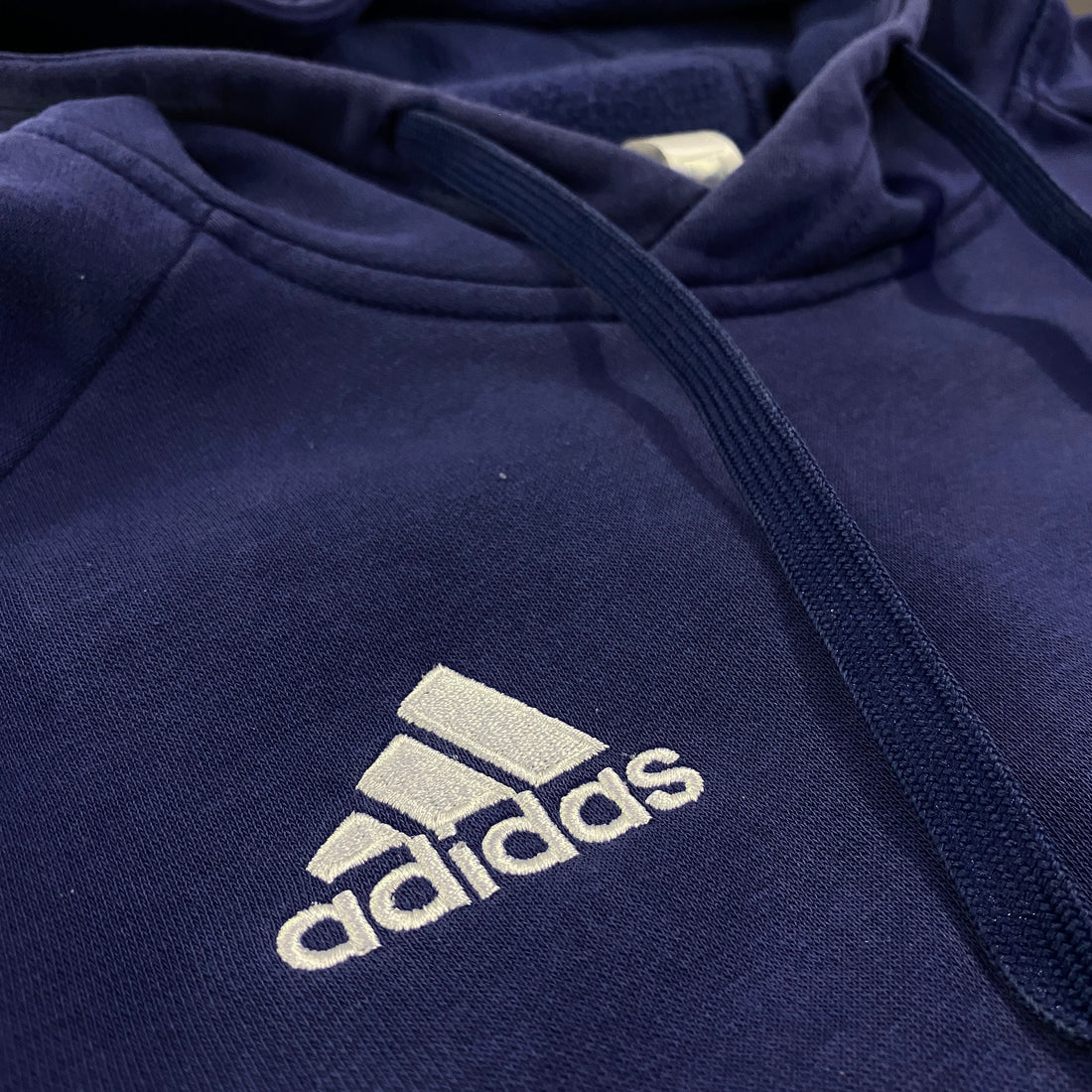 Logo adidas