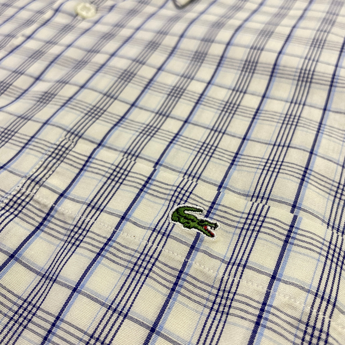 Camisa Lacoste cuadros lila manga corta - detalle