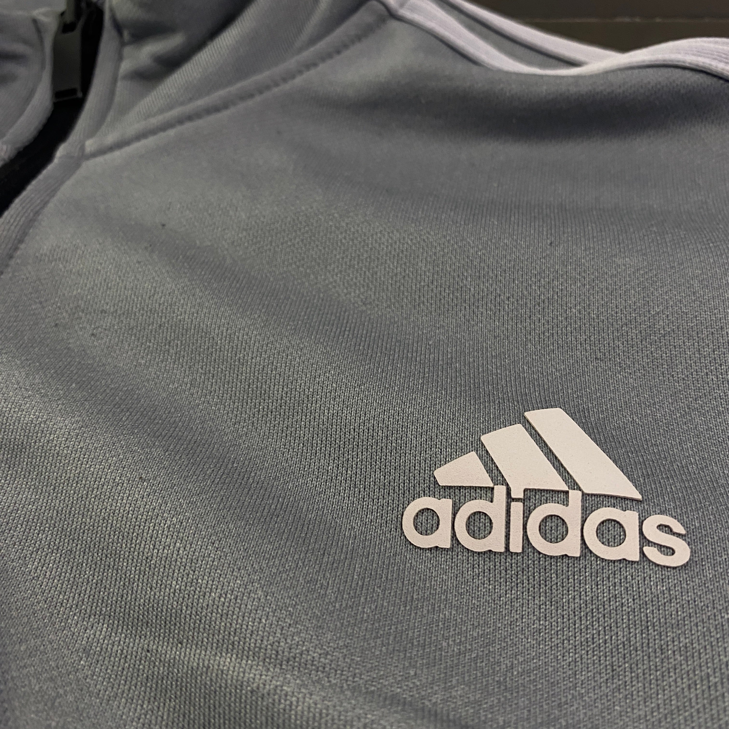 Sudadera adidas AEROREADY Media Cremallera Tres Bandas Gris