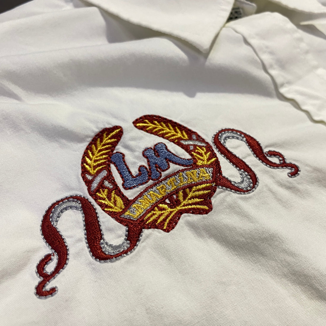 Camisa La Martina blanca bordada - detalle