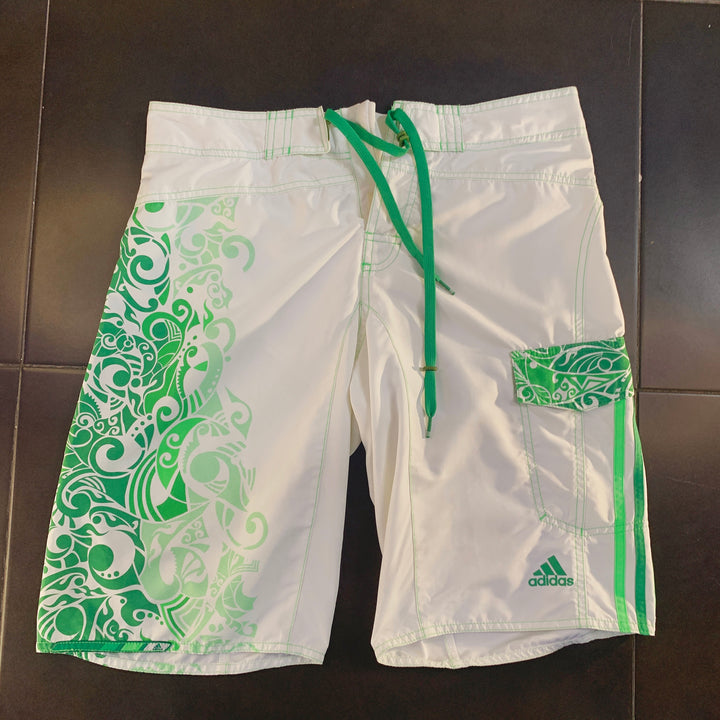 Pantalón Corto Adidas Surf Blanco Estampado Verde
