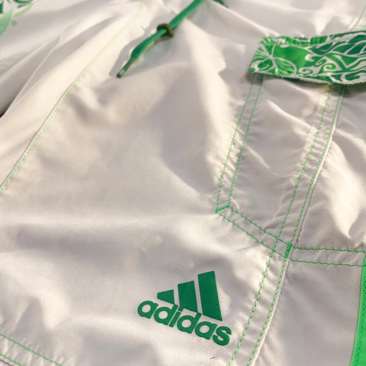 Pantalón Corto Adidas Surf Blanco Estampado Verde