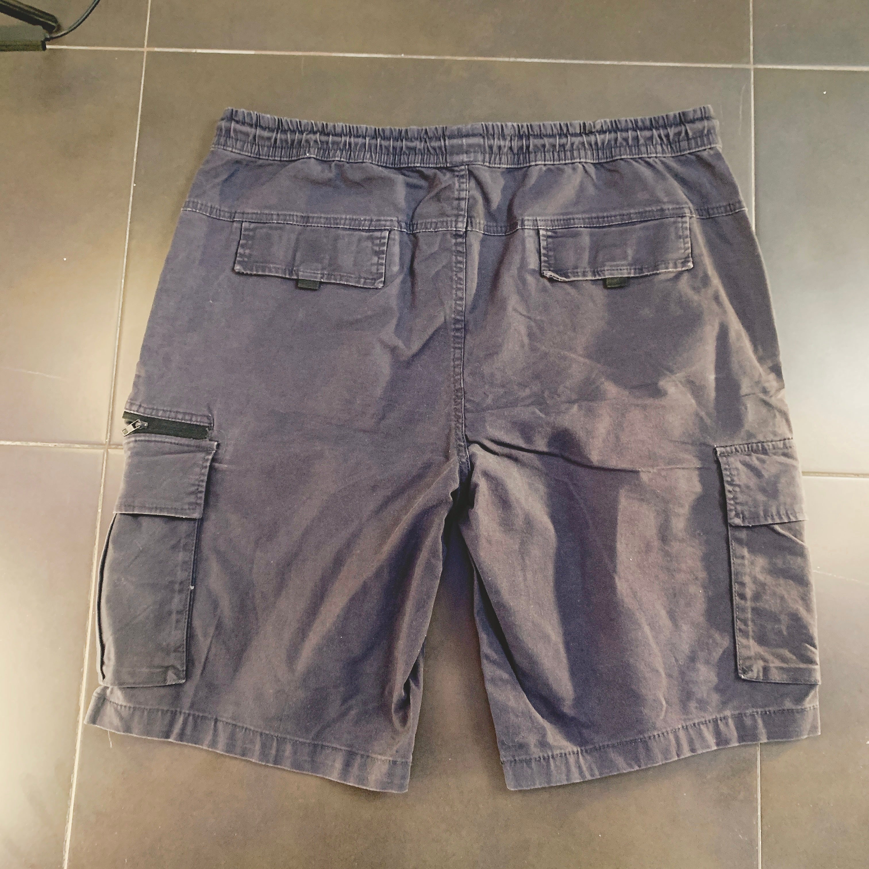 Pantalón Corto Cargo Gris 2XL