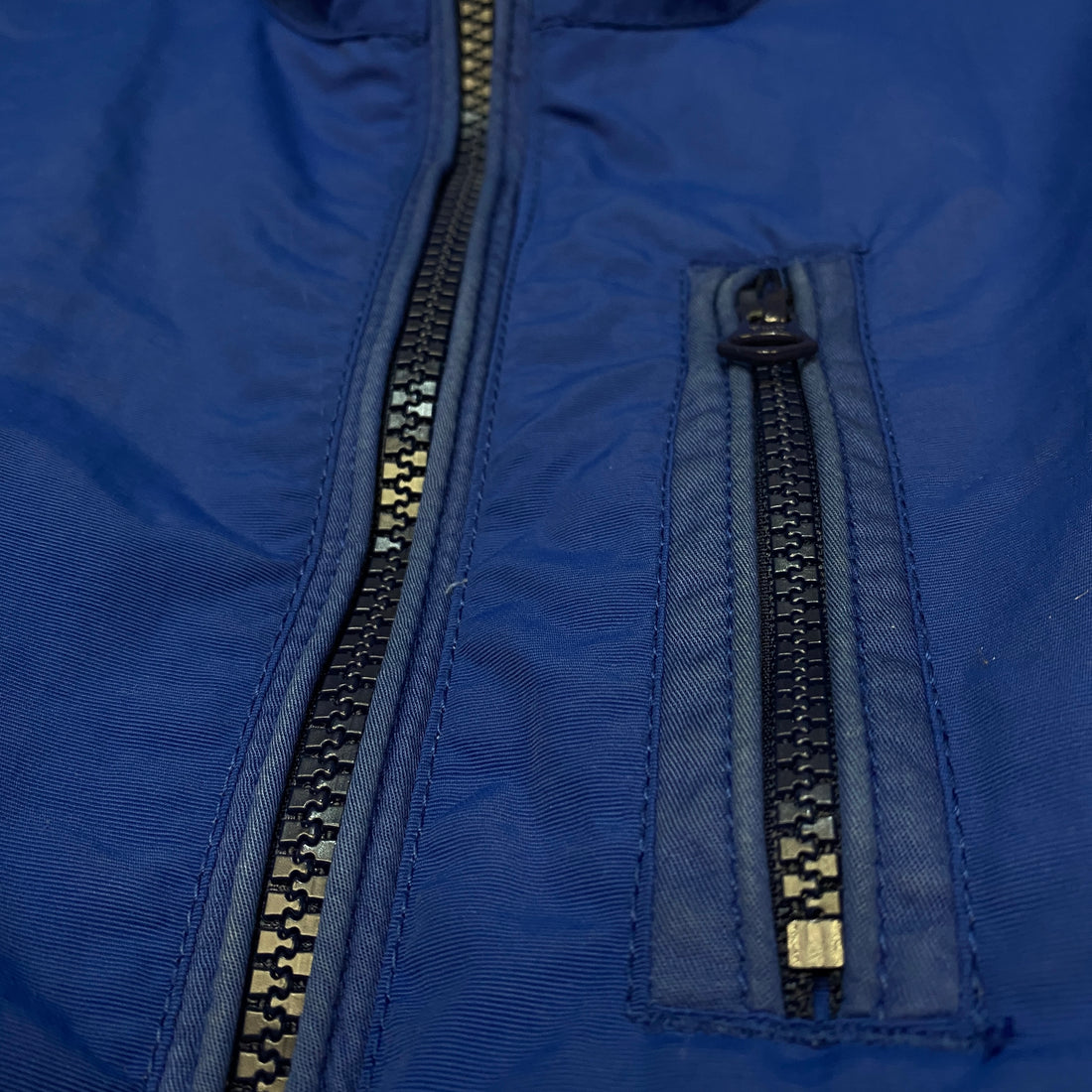 CHAQUETA TOMMY HILFIGER BOMBER AZUL ELÉCTRICO