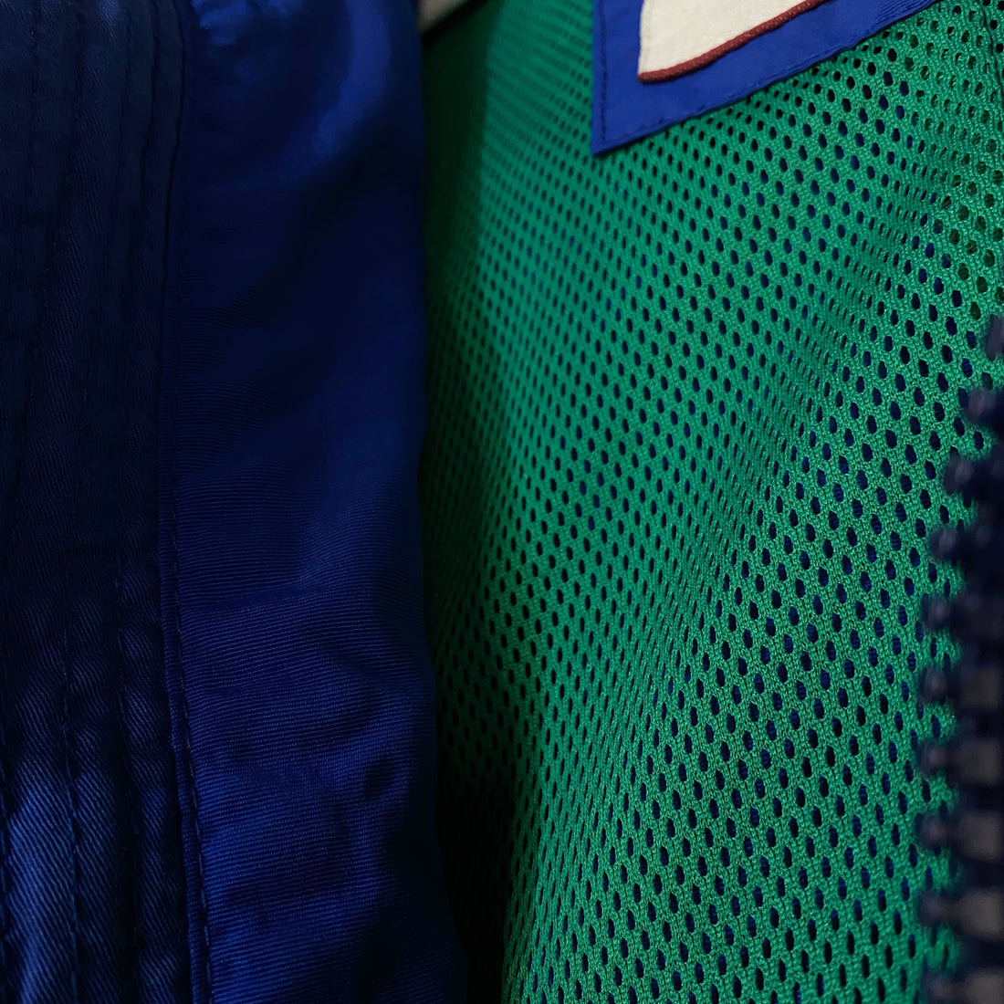 CHAQUETA TOMMY HILFIGER BOMBER AZUL ELÉCTRICO