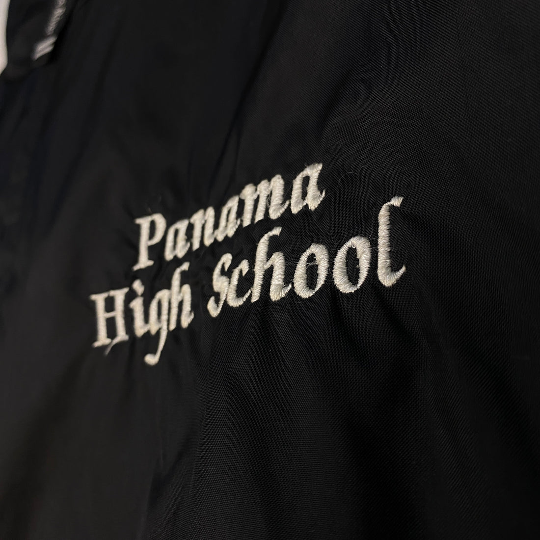 CHAQUETA CORTAVIENTOS CHARLES RIVER NEGRA PERSONALIZADA "COLORGUARD"