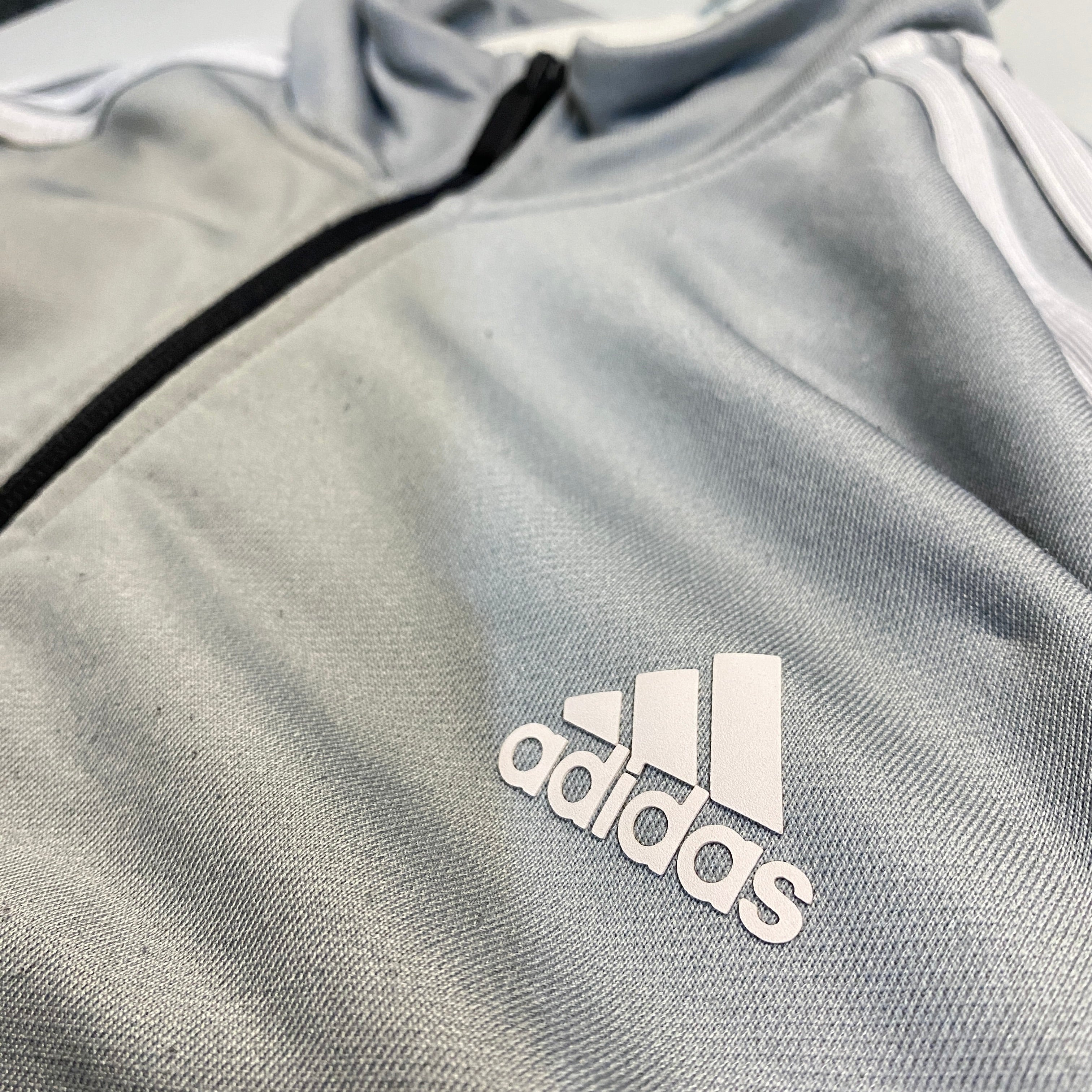 SUDADERA ADIDAS AEROREADY GRIS CON CREMALLERA 1/4