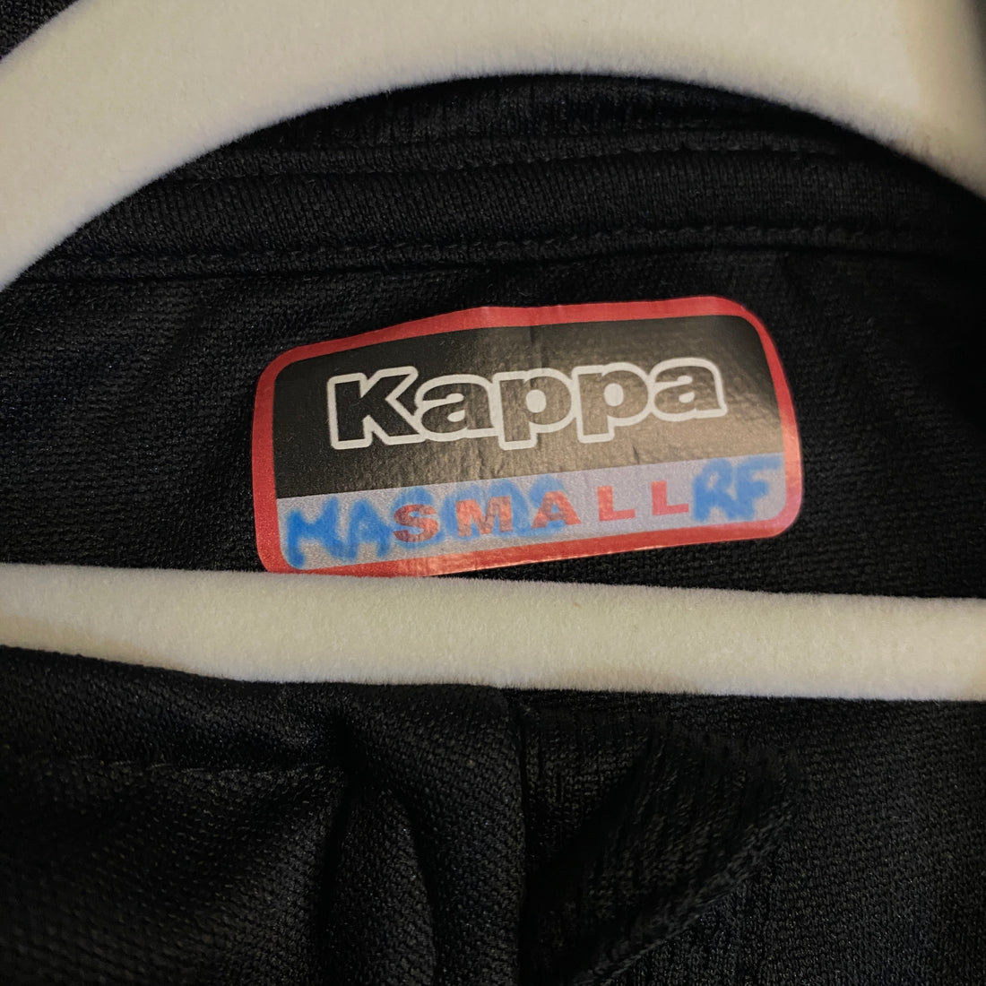 SUDADERA KAPPA NEGRA "BALDER" PERSONALIZADA