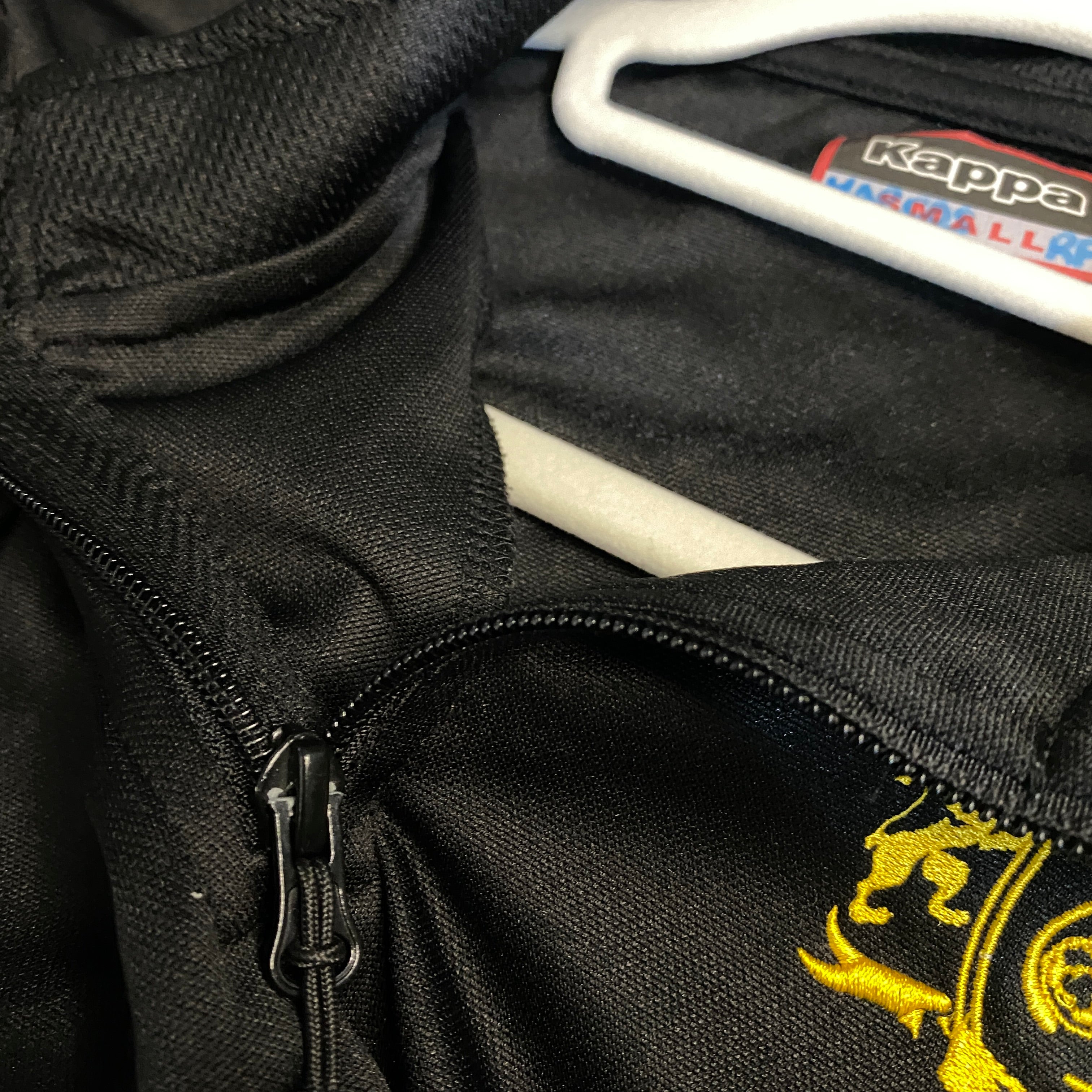 SUDADERA KAPPA NEGRA "BALDER" PERSONALIZADA