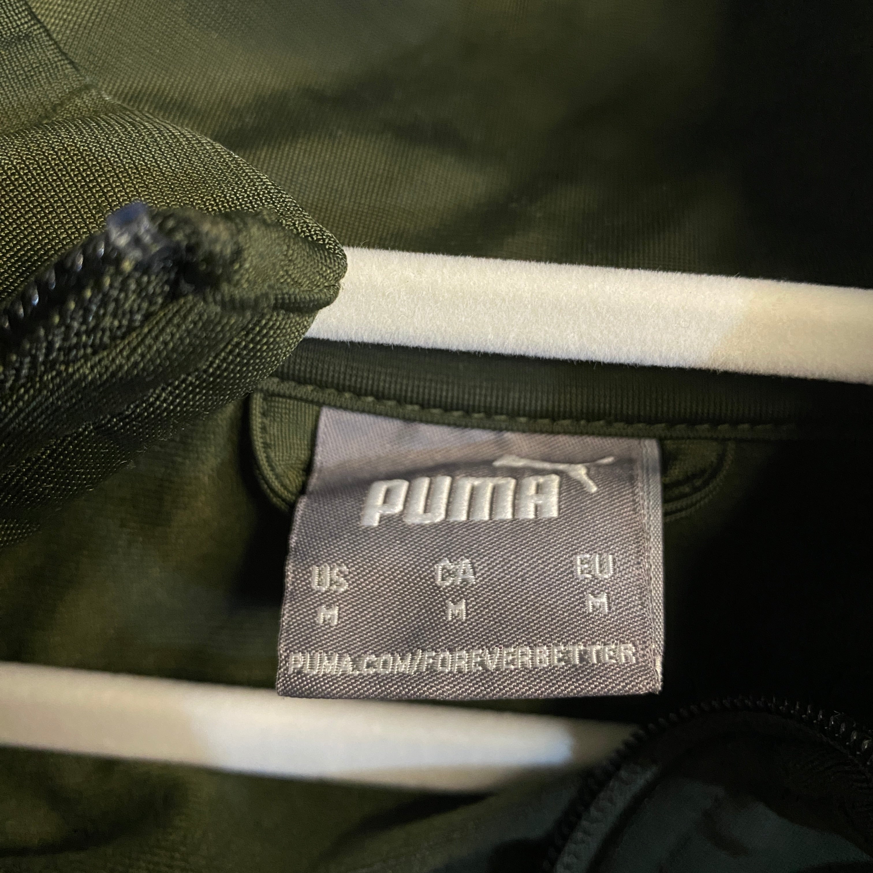 CHAQUETA PUMA VERDE OSCURO CON PANEL NEGRO
