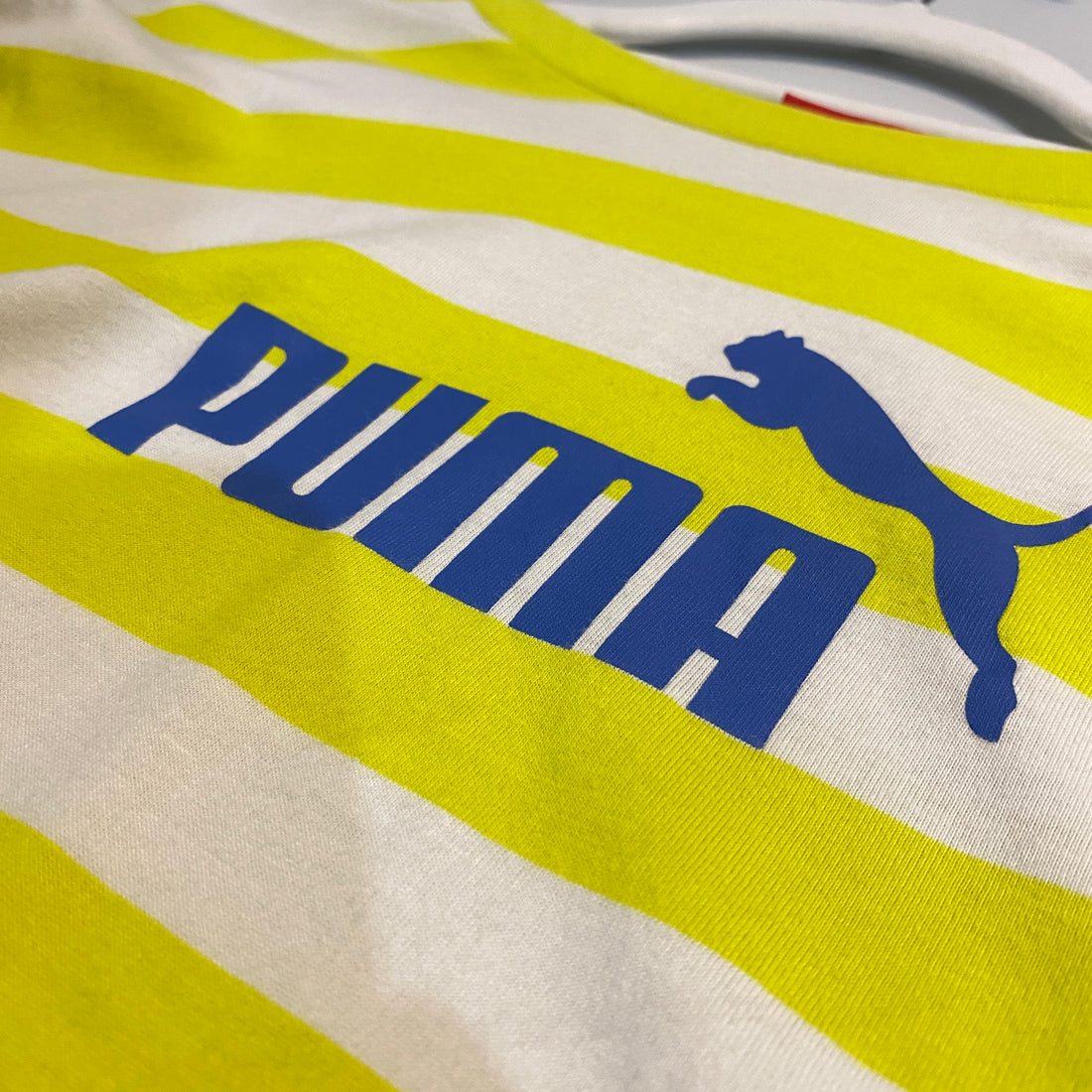 CAMISETA PUMA RAYAS AMARILLO LIMÓN Y BLANCO