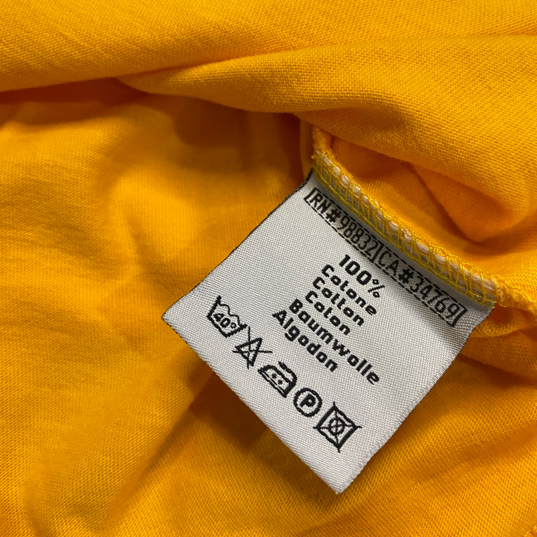 CAMISETA KAPPA AMARILLO CON PRINT ATHLETIC VERDE