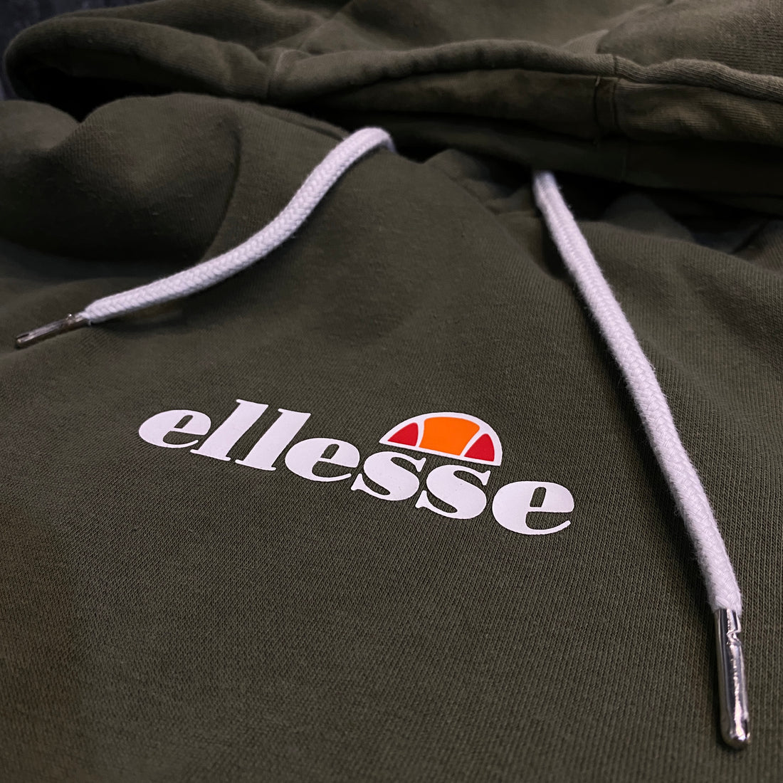 SUDADERA CON CAPUCHA ELLESSE VERDE OSCURO
