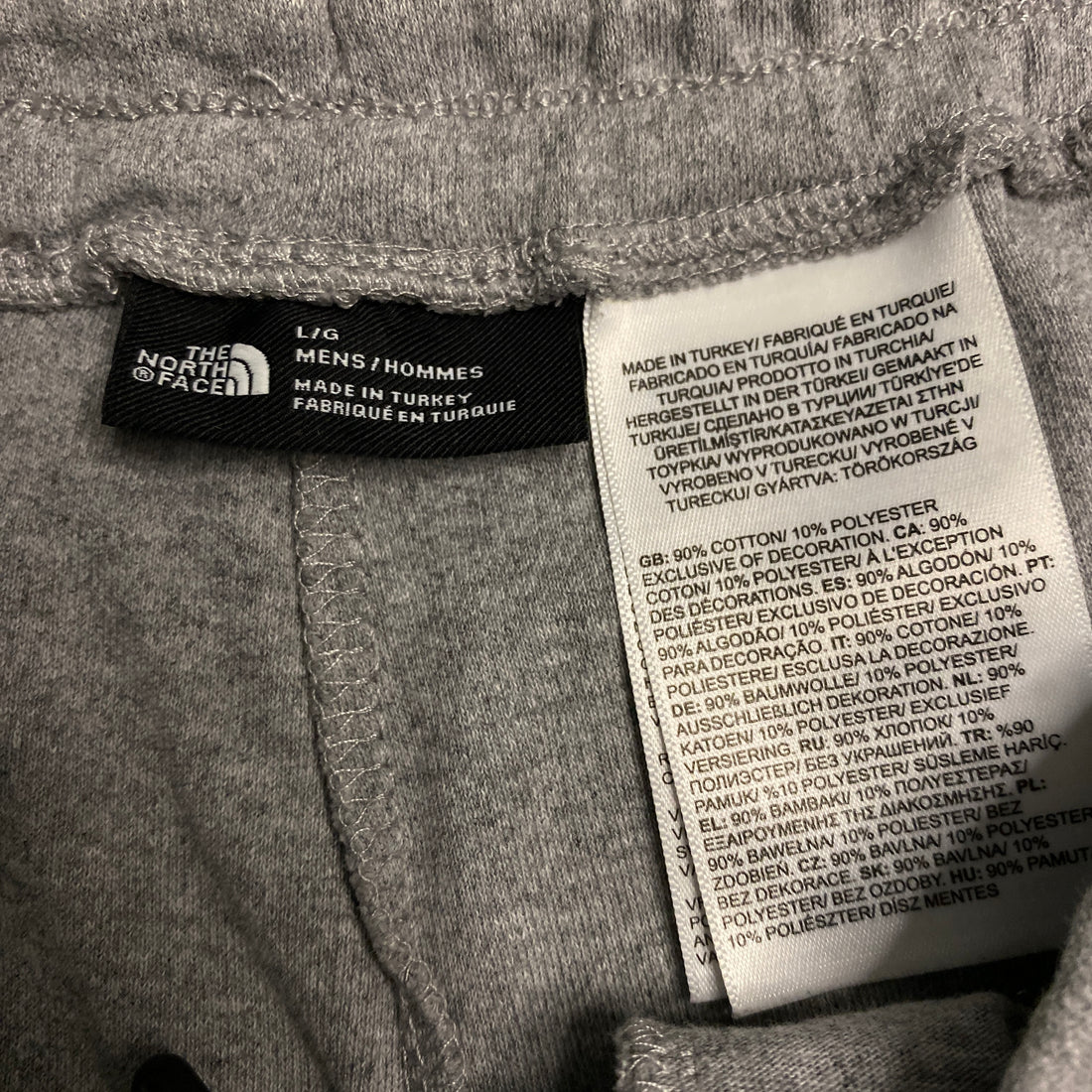 PANTALÓN CORTO THE NORTH FACE GRIS