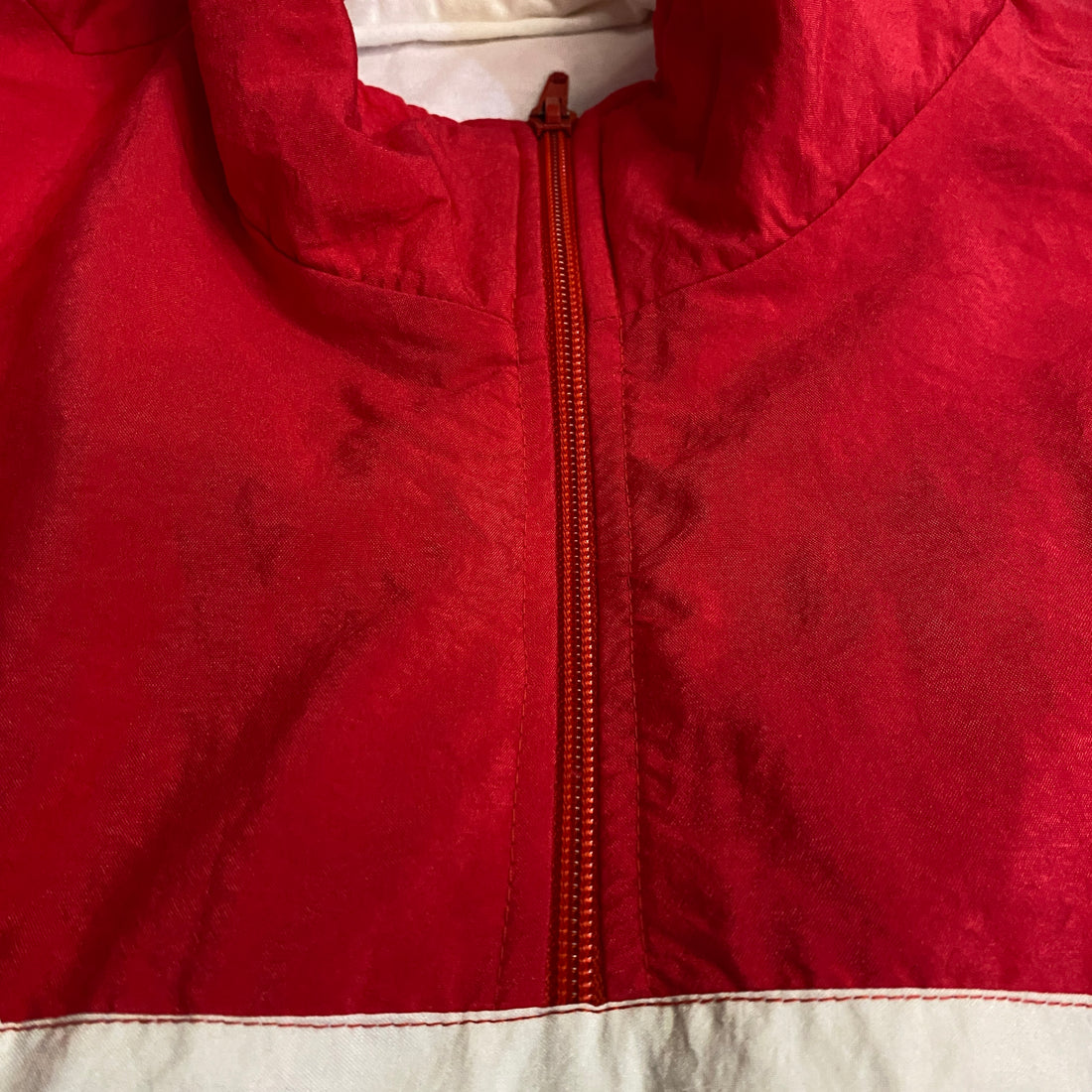 SUDADERA DEPORTIVA WINSTON ROJO CON BLANCO