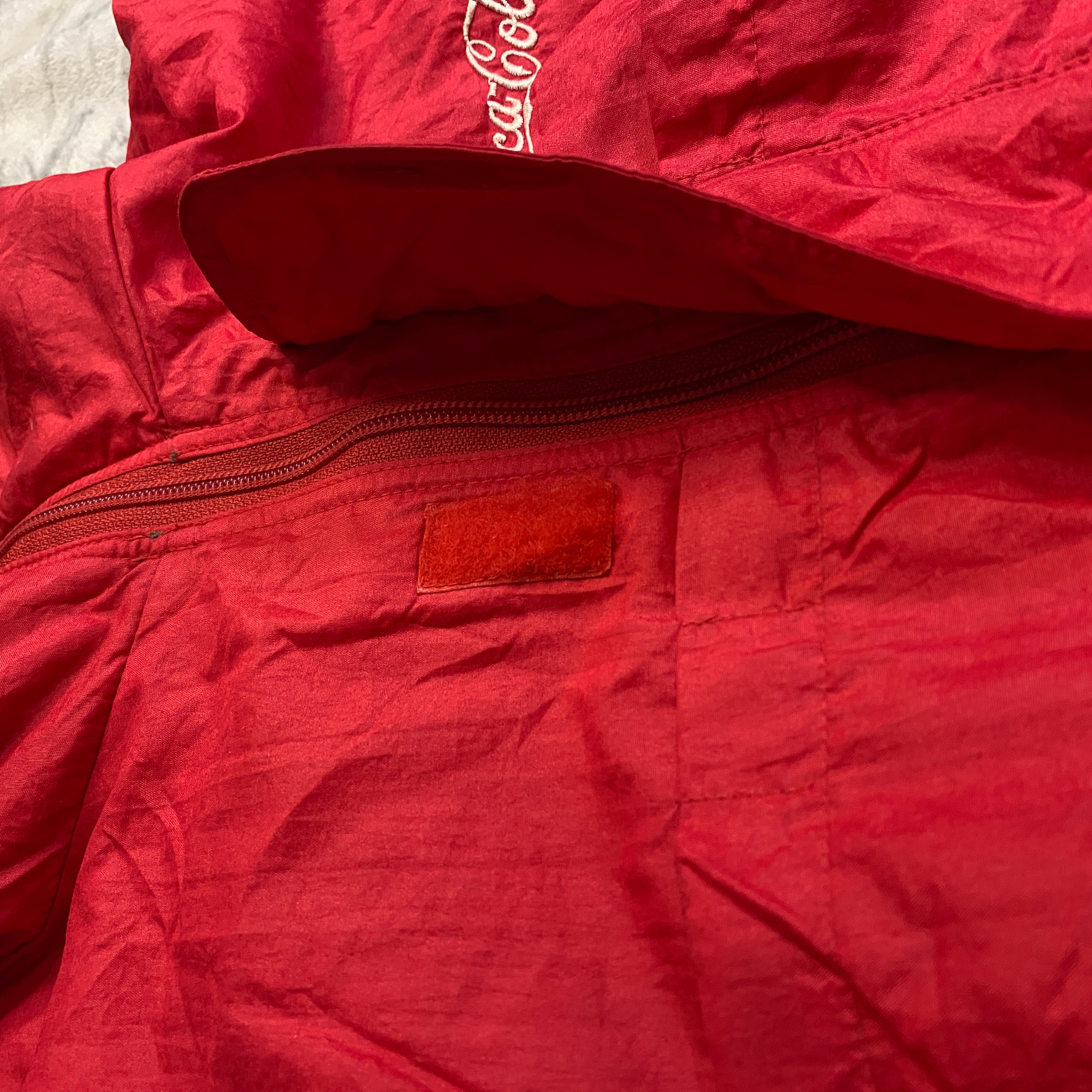 CHAQUETA COCA-COLA ROJO CON VERDE