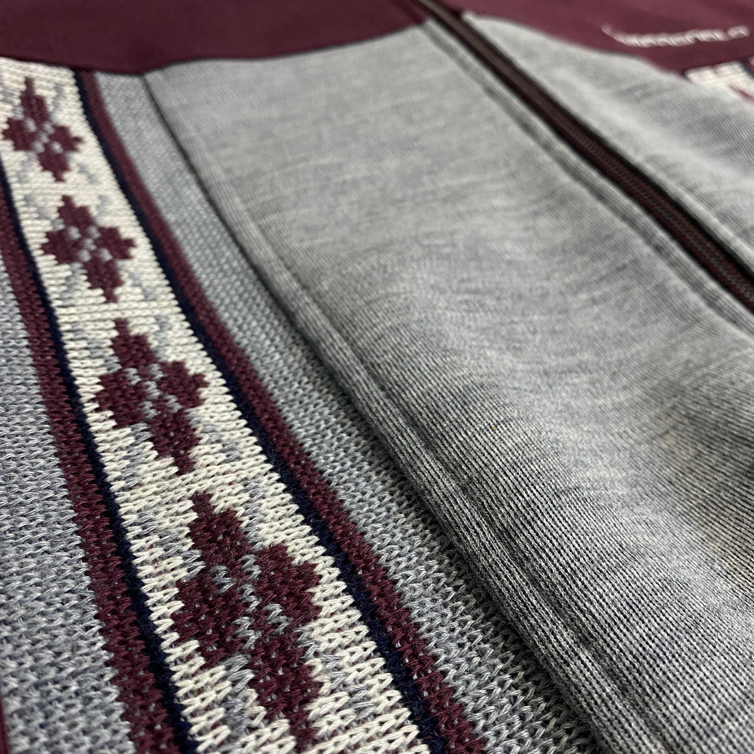 CHAQUETA CAMPAGNOLO VINO Y GRIS